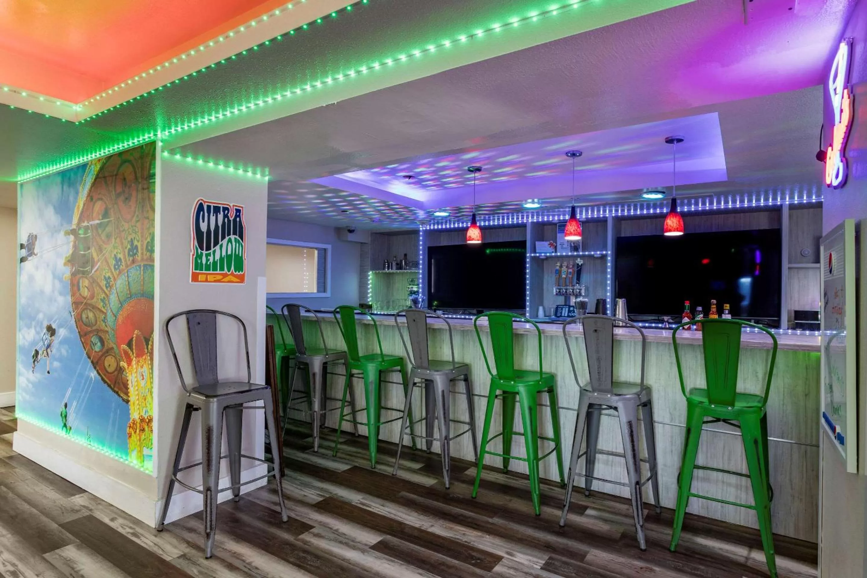 Restaurant/places to eat in Clarion Pointe Galveston Seawall