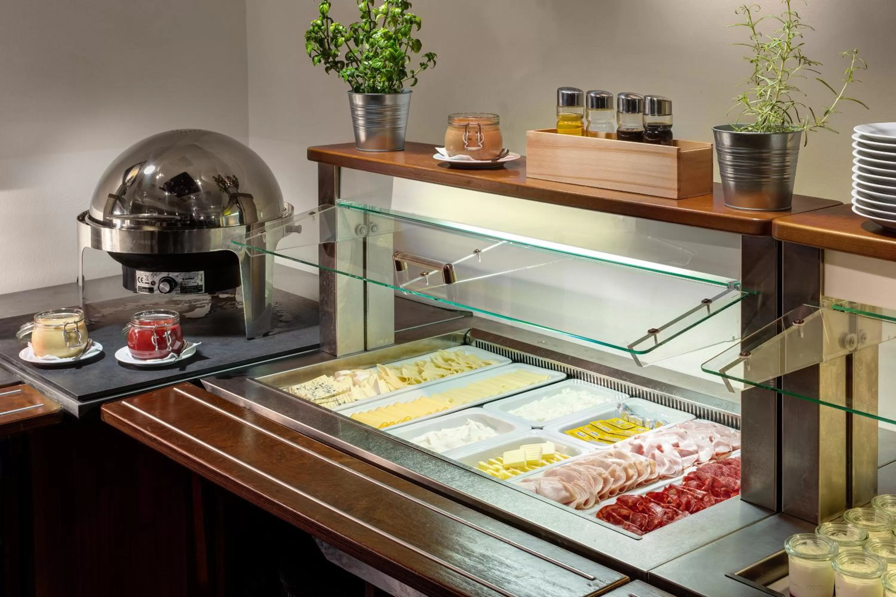 Restaurant/places to eat in Clarion Hotel Prague City