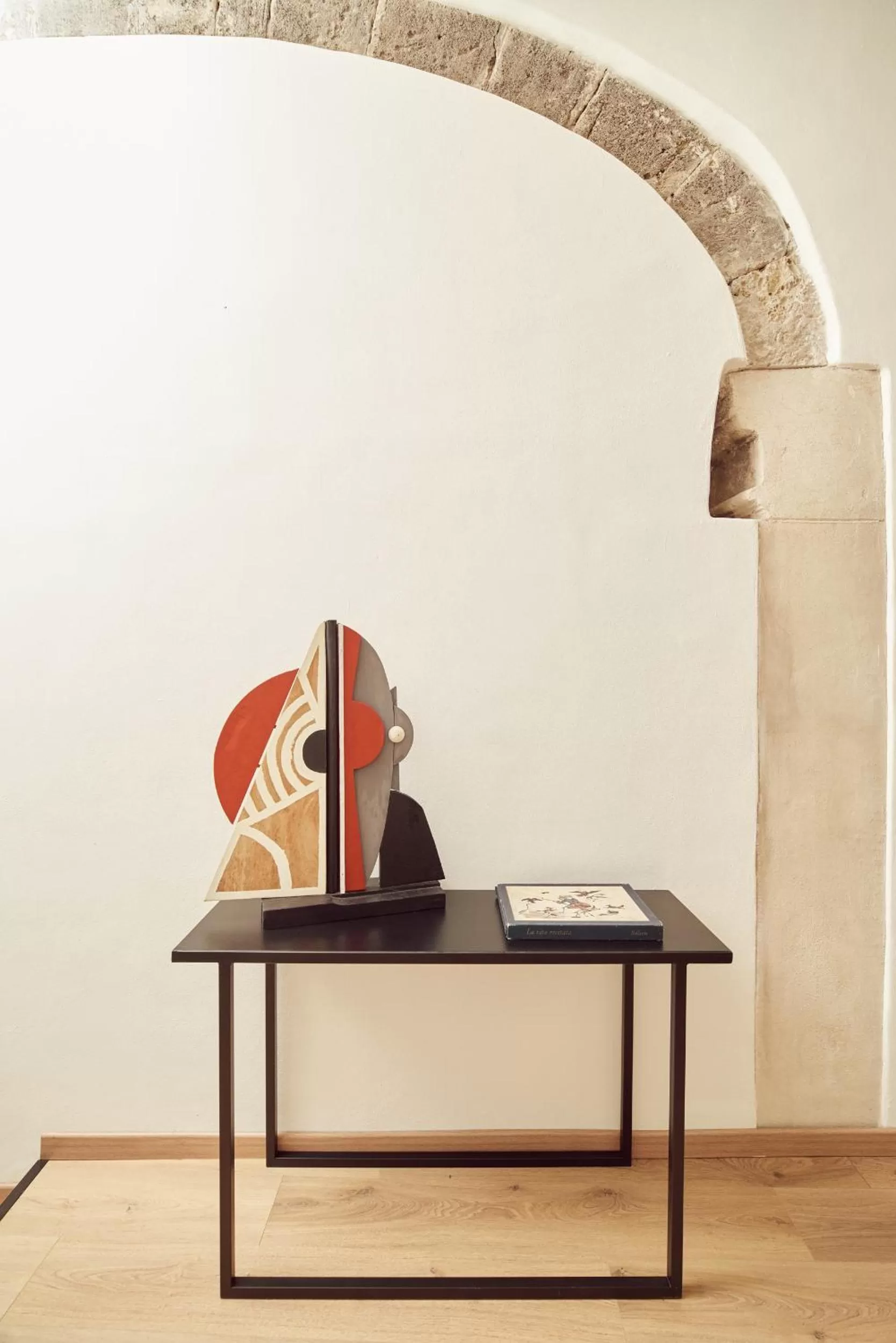 Decorative detail in L' Hôtellerie Easy Suites