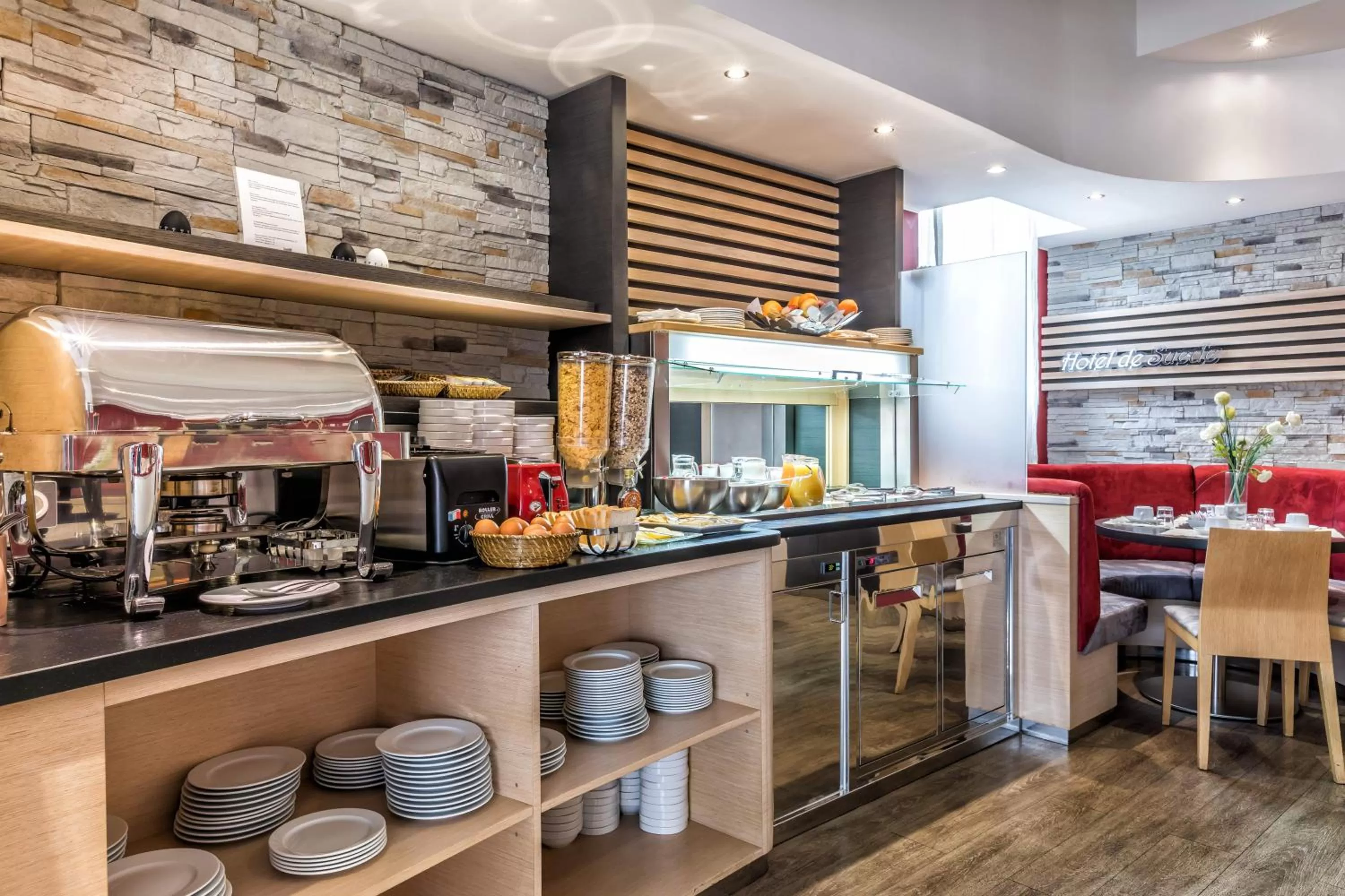 Buffet breakfast in Hotel De Suède