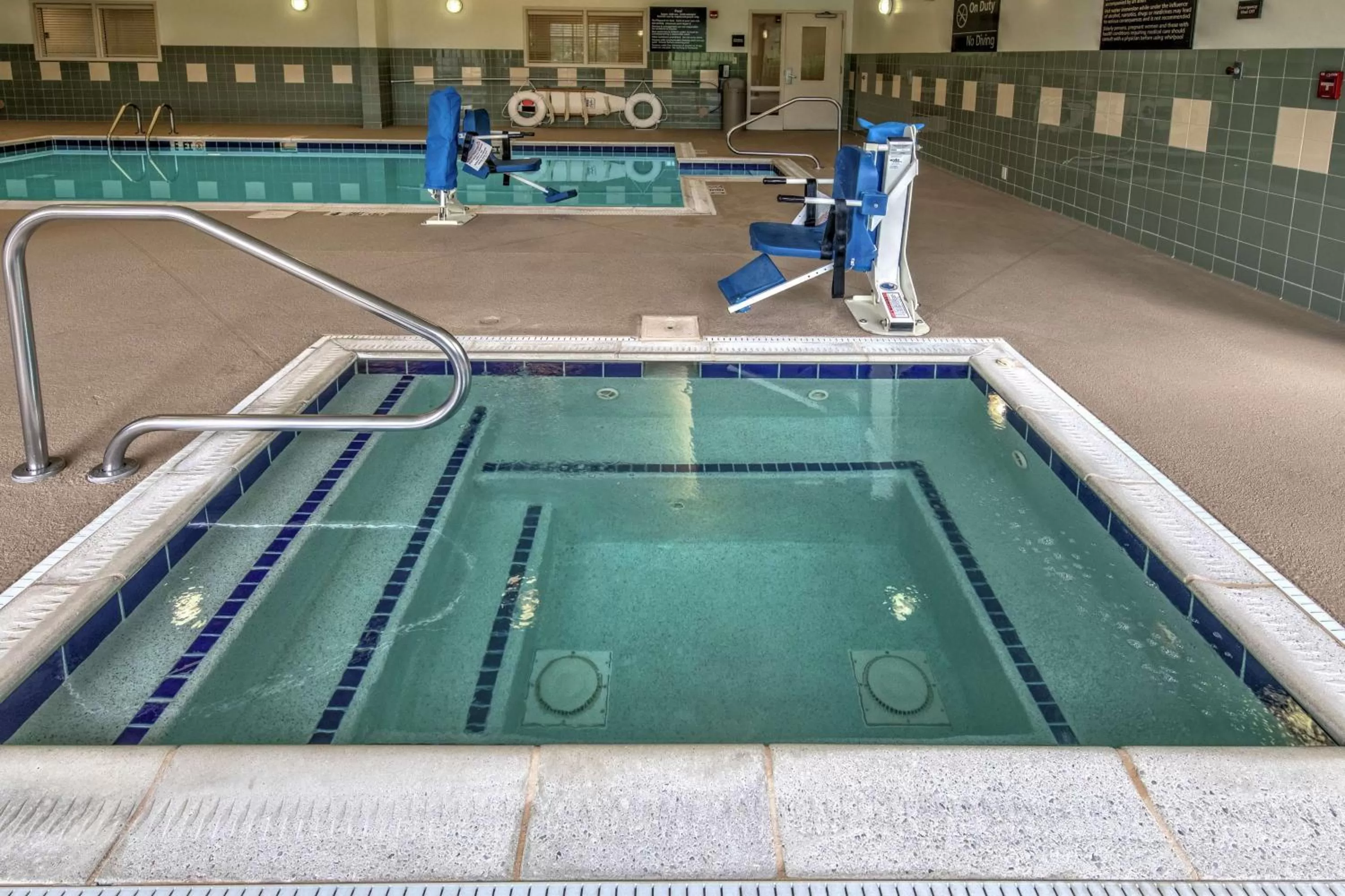 Pool view in Hampton Inn Cambridge