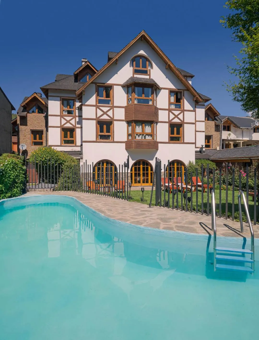 Property building in Le Chatelet