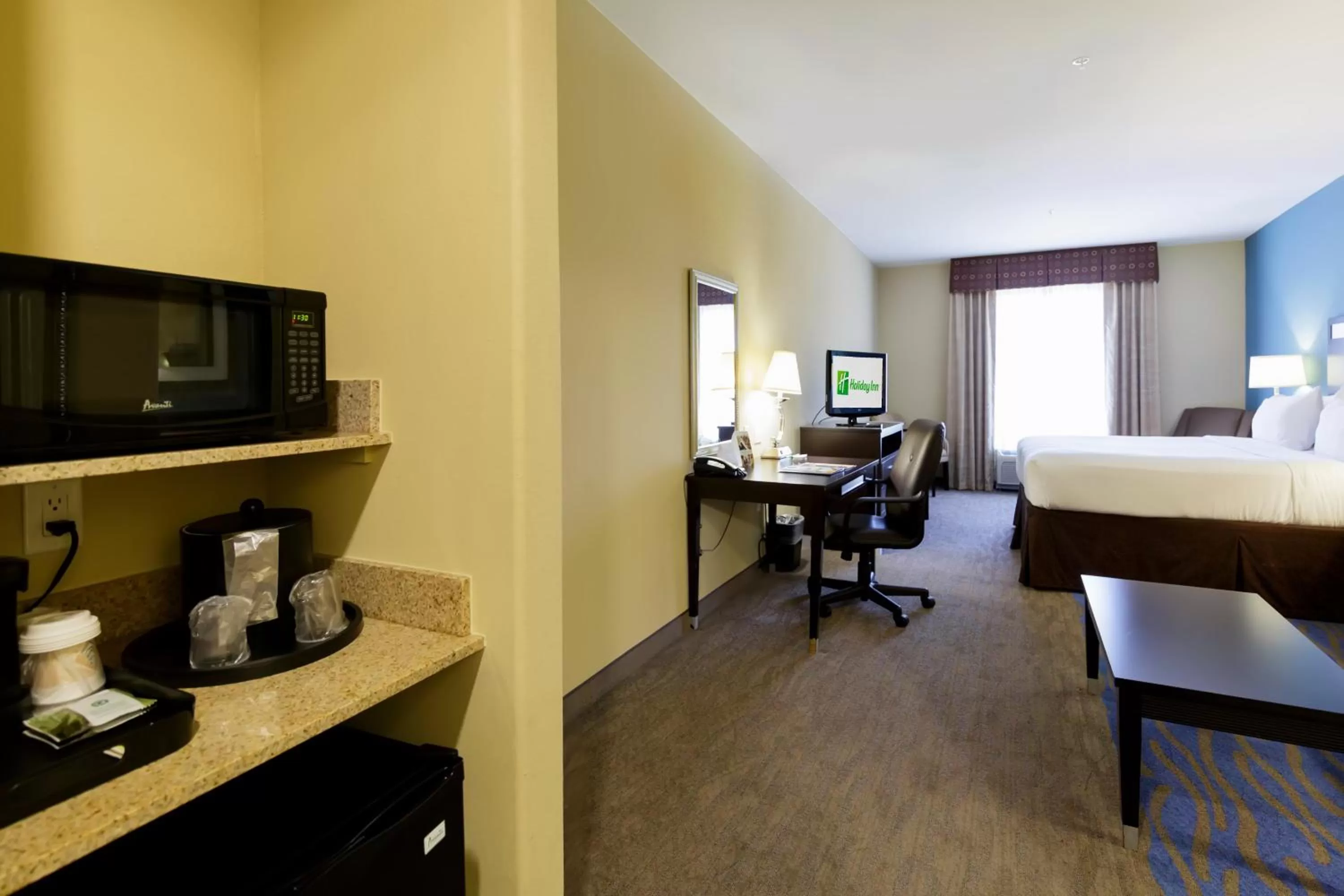 Photo of the whole room, Bed in Holiday Inn Houston-Webster by IHG