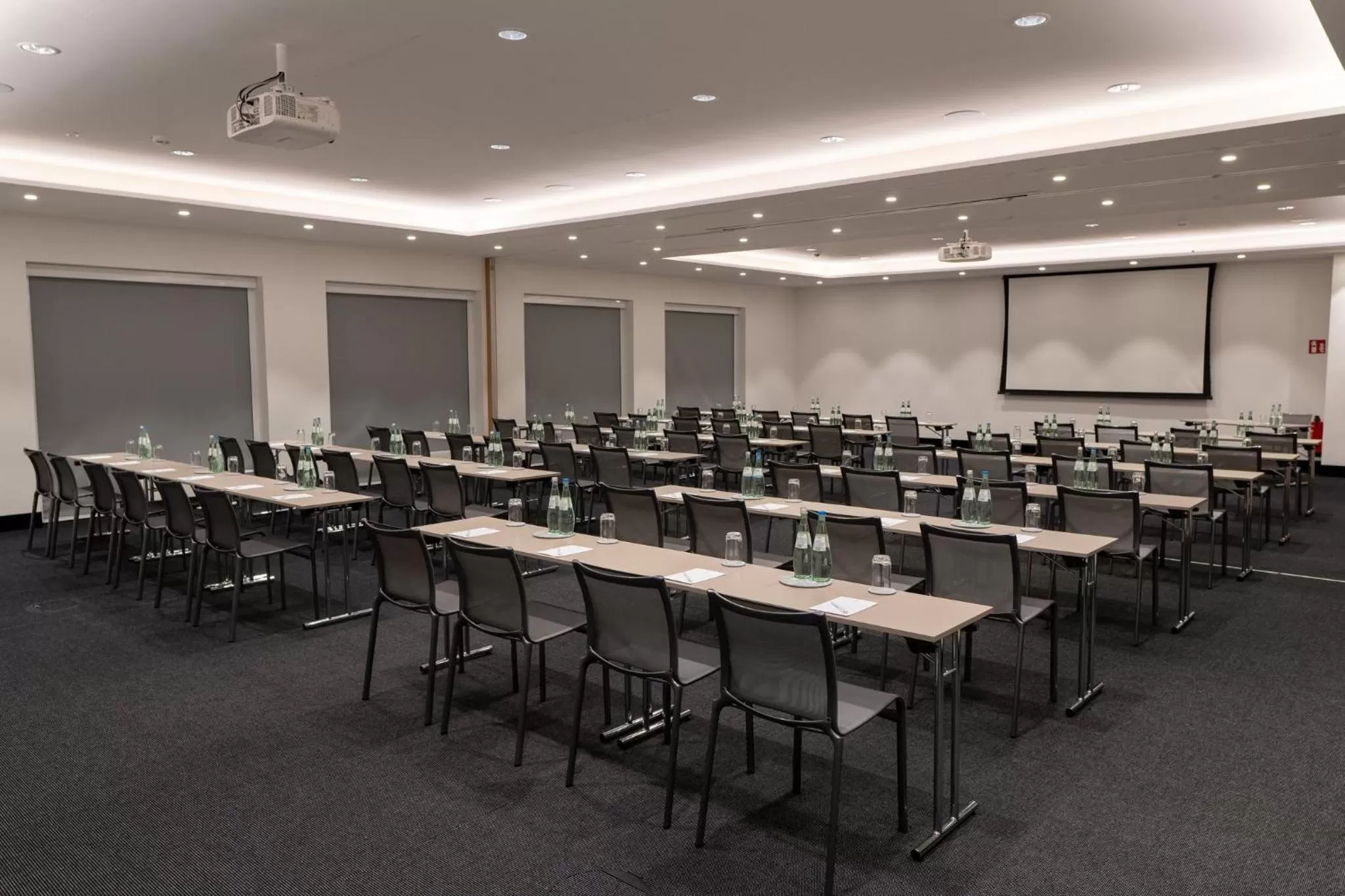 Meeting/conference room in Holiday Inn Munich - Leuchtenbergring by IHG
