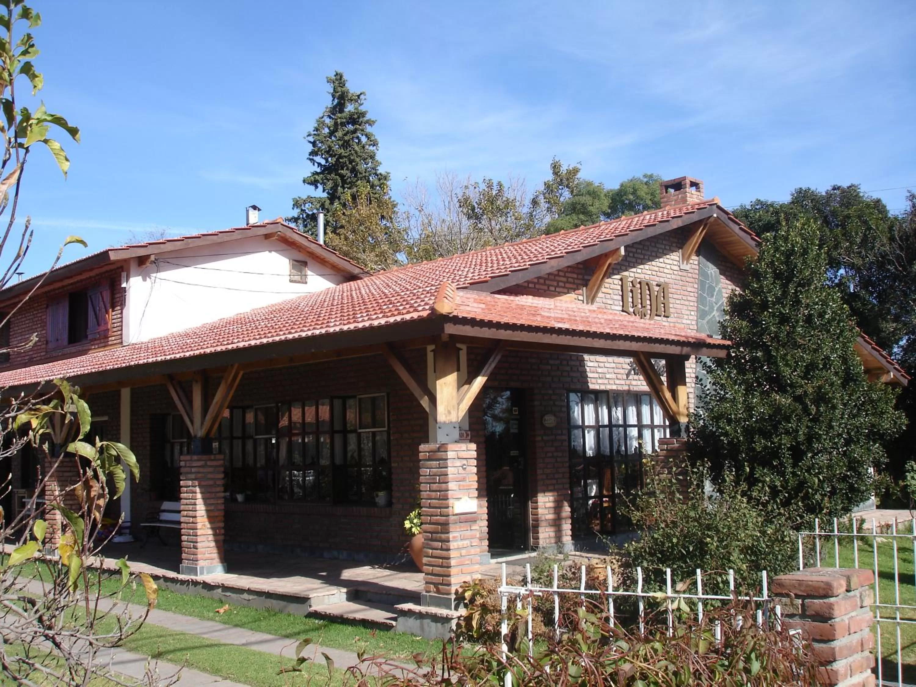 Facade/entrance in Hostería Lida
