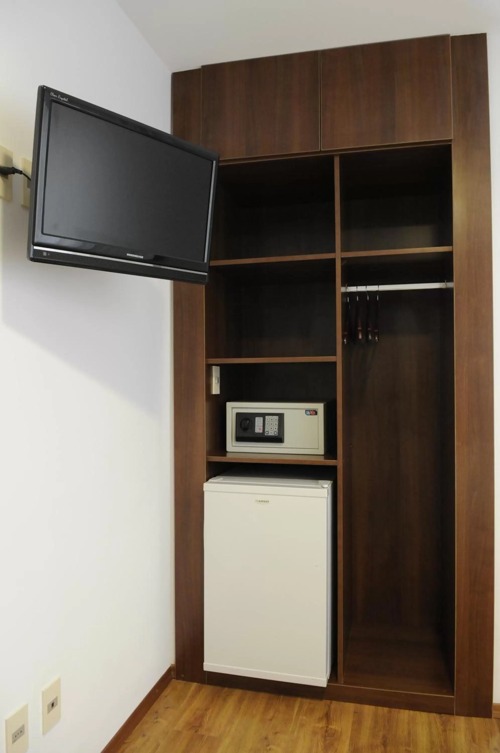 TV and multimedia in Hotel California