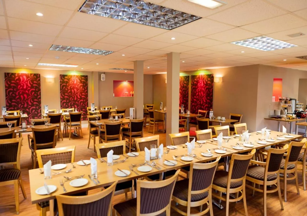 Restaurant/places to eat in King Charles Hotel