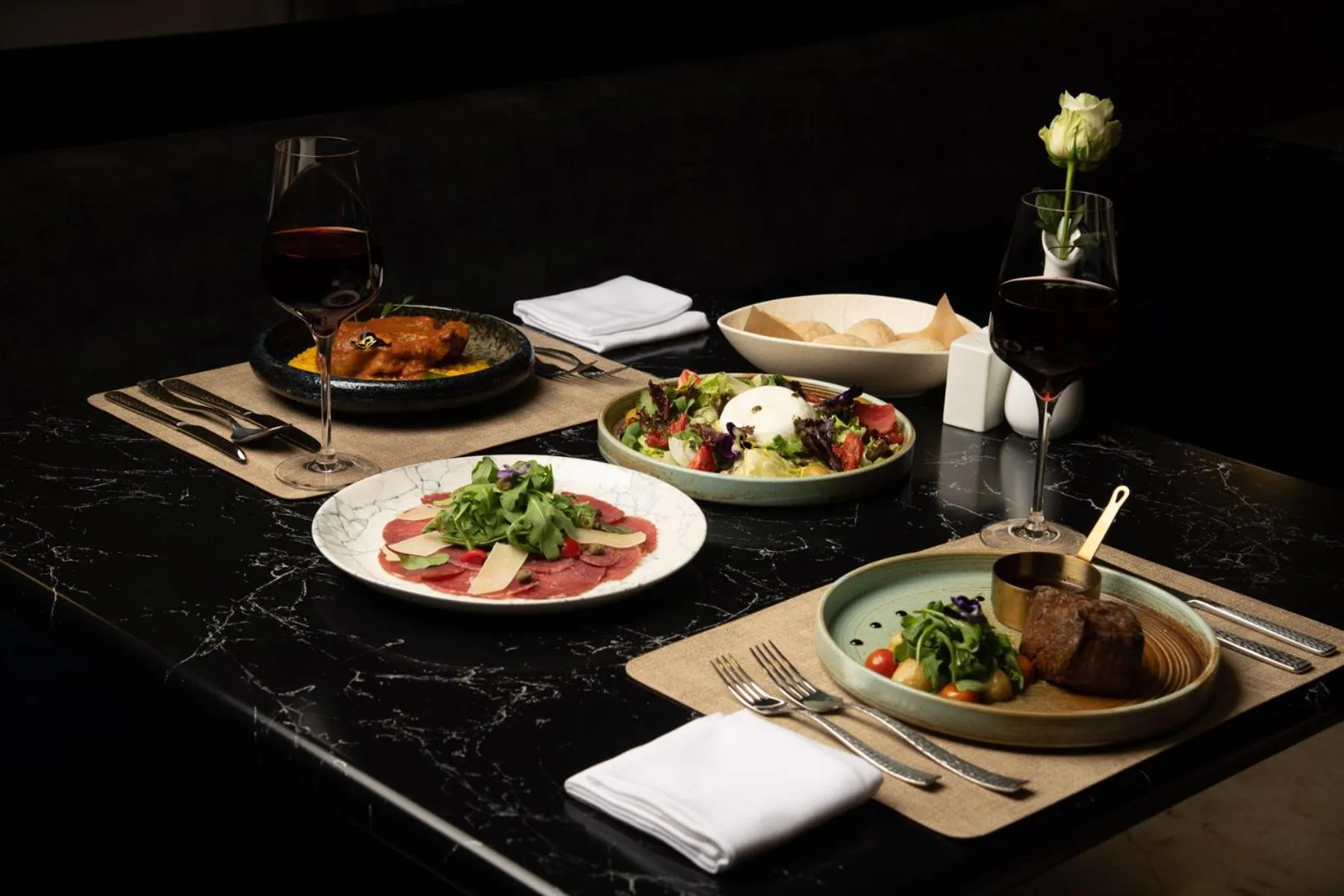 Restaurant/places to eat in LOTTE City Hotels Tashkent Palace