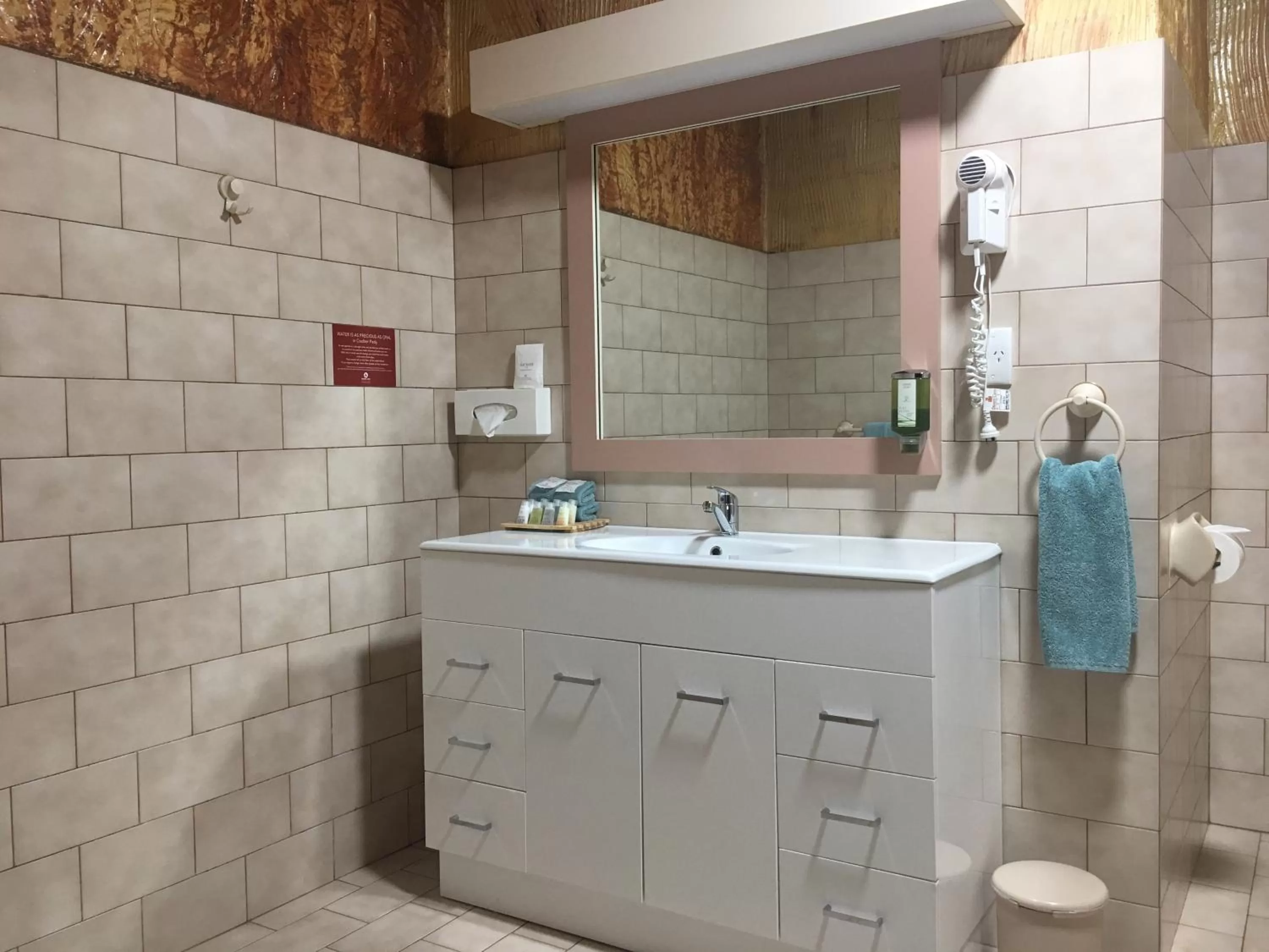 Bathroom in Desert Cave Hotel