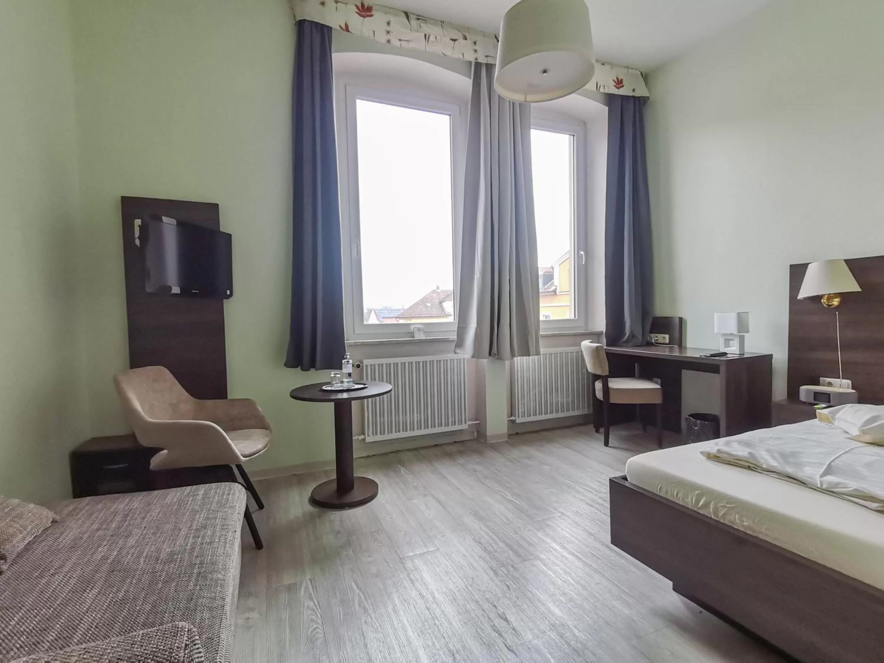 Bed in Hotel Kitzinger Hof an der B8