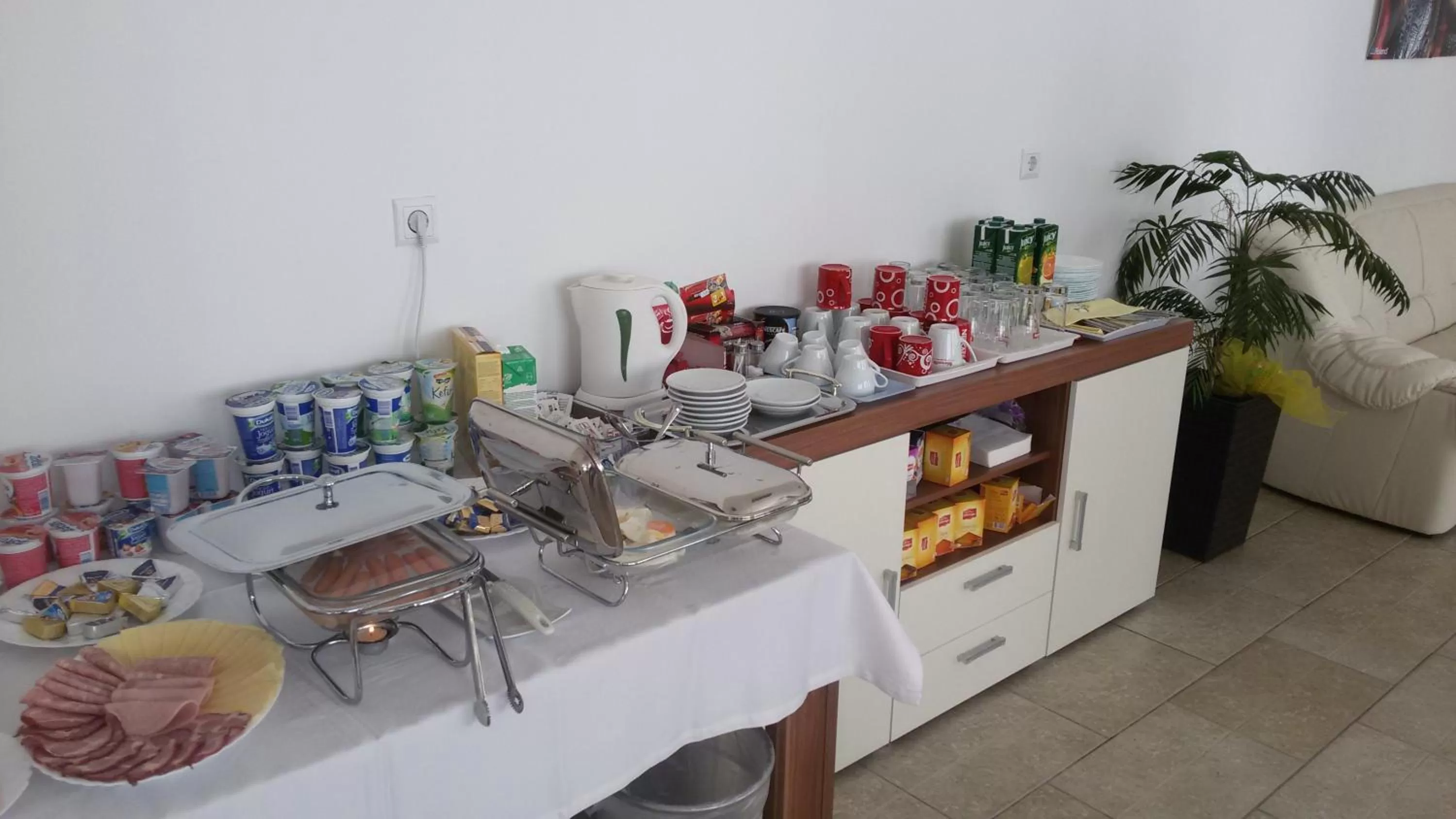 Breakfast in Motel Maks