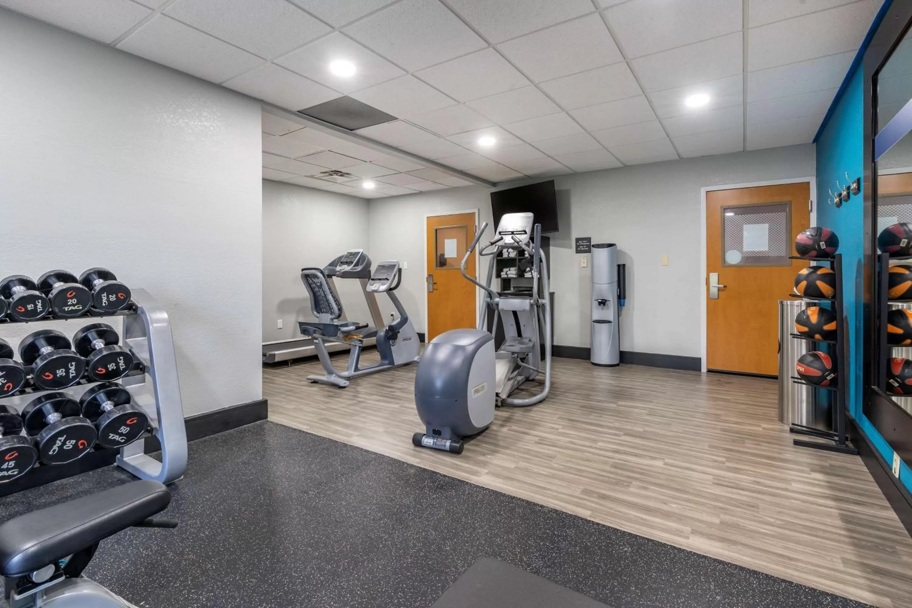 Fitness centre/facilities in Hampton Inn & Suites Louisville East