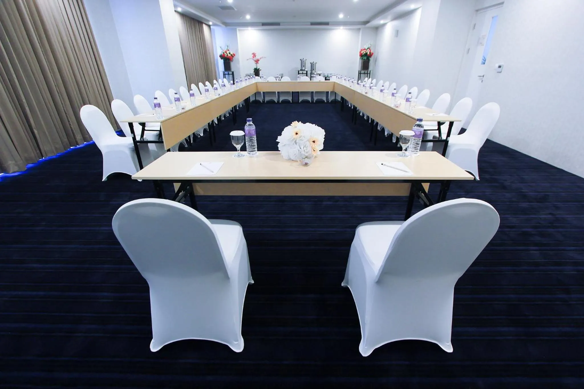 Business facilities in Platinum Hotel & Convention Hall Balikpapan