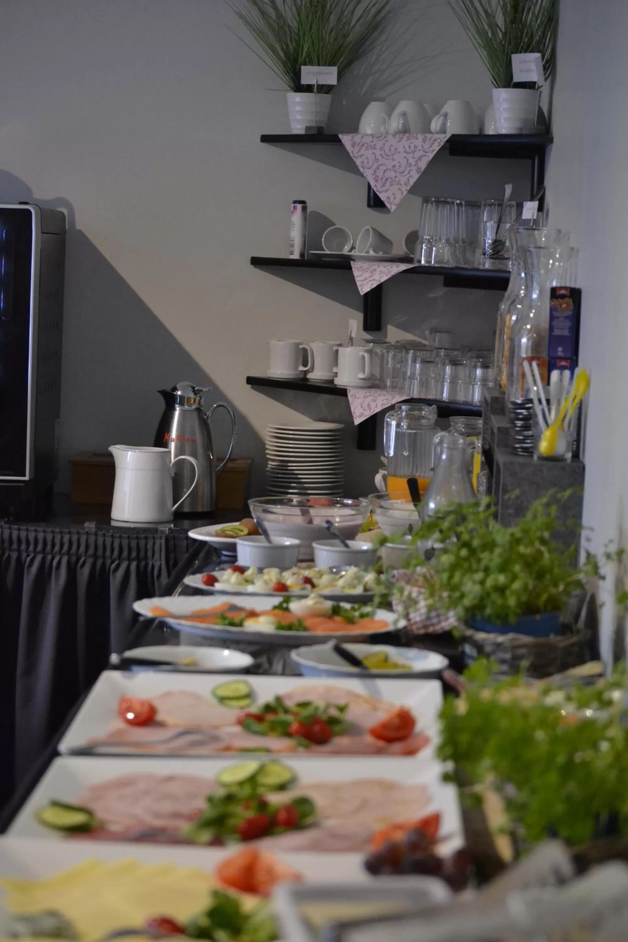 Breakfast in Hotel-Café-Galerie