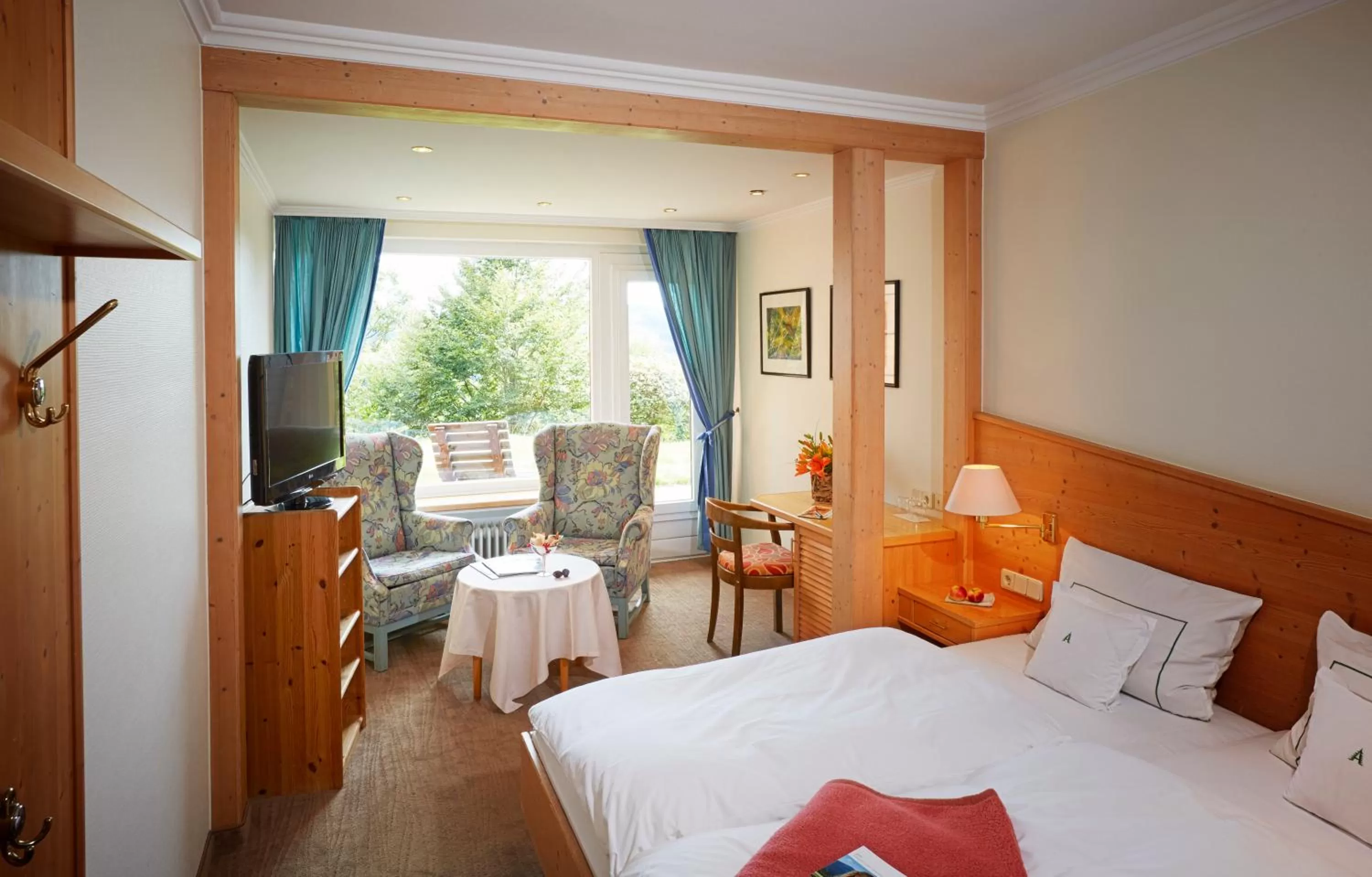 Photo of the whole room, Bed in Waldhaus Ohlenbach