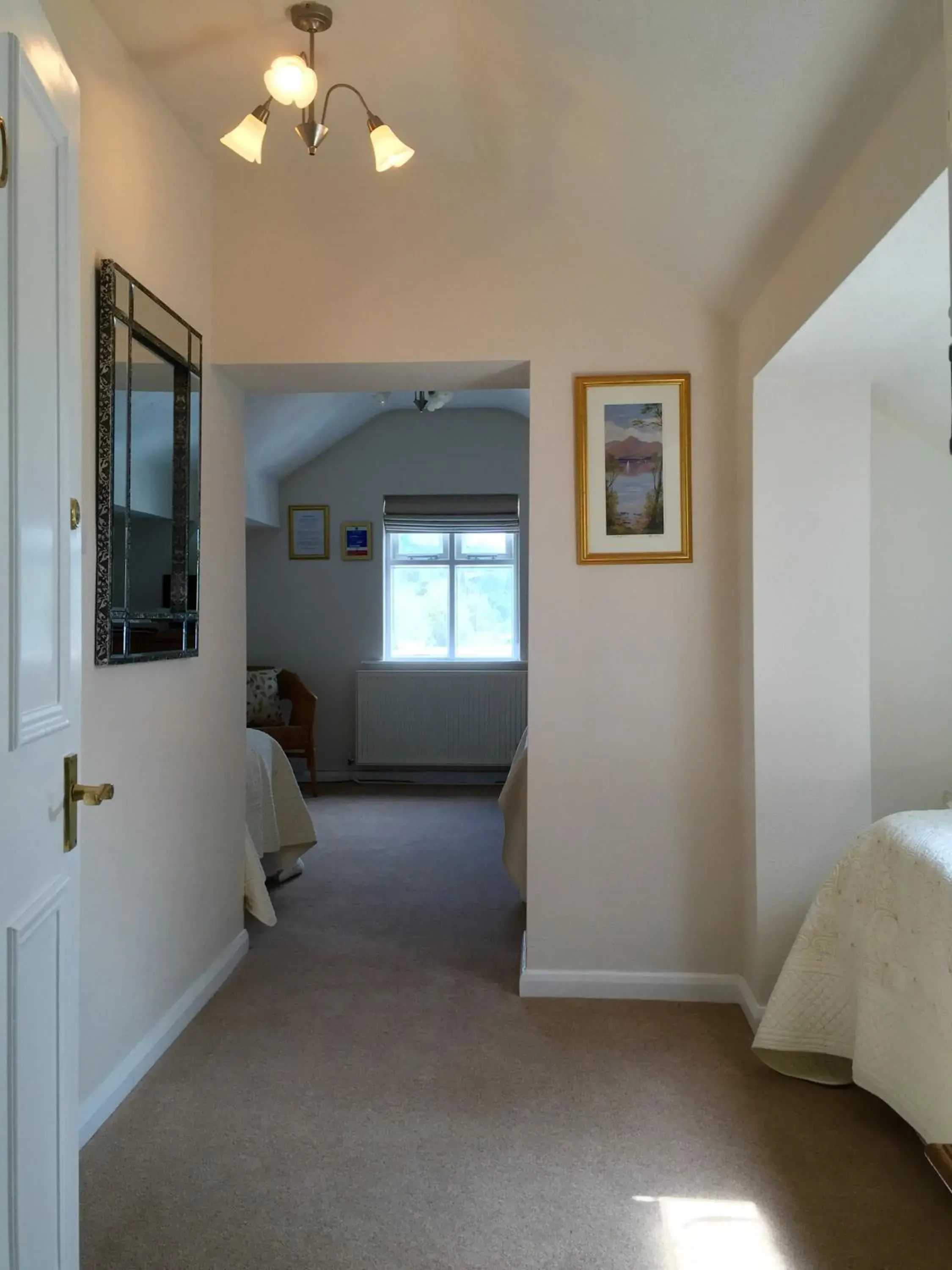 Basic Triple Room in Meadowcroft Guest House Basic Triple Room in Meadowcroft Guest House