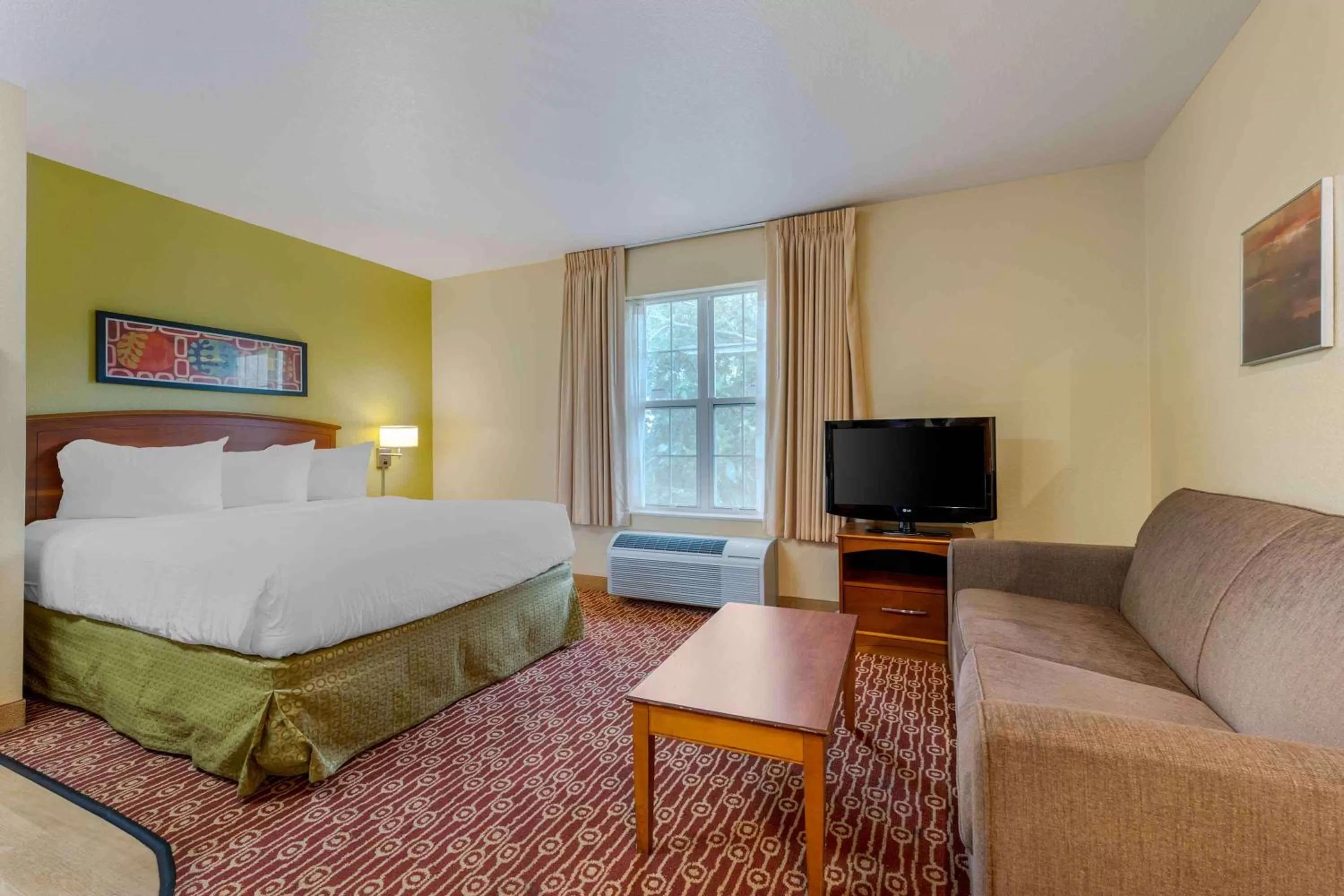 Bedroom, Bed in Extended Stay America Suites - Chicago - Elgin - West Dundee