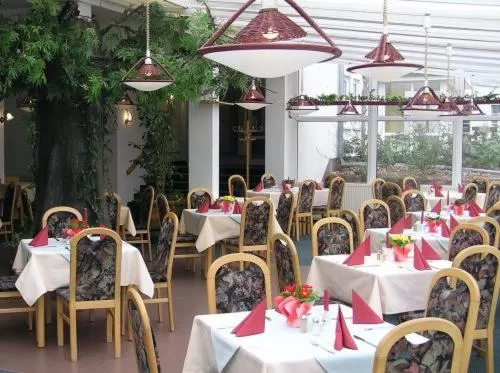 Restaurant/places to eat in Waldhotel Seelow