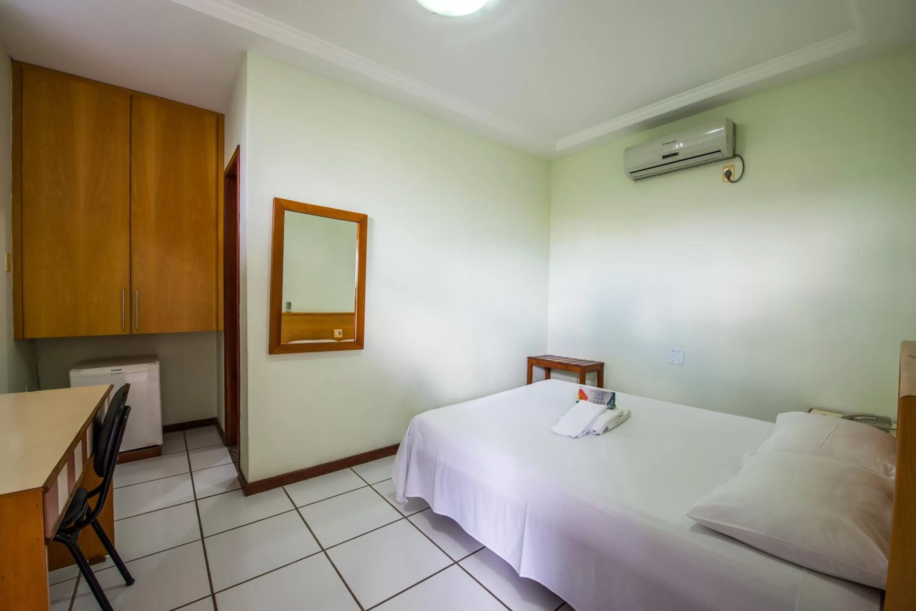 Bed in Hotel Metropolitano