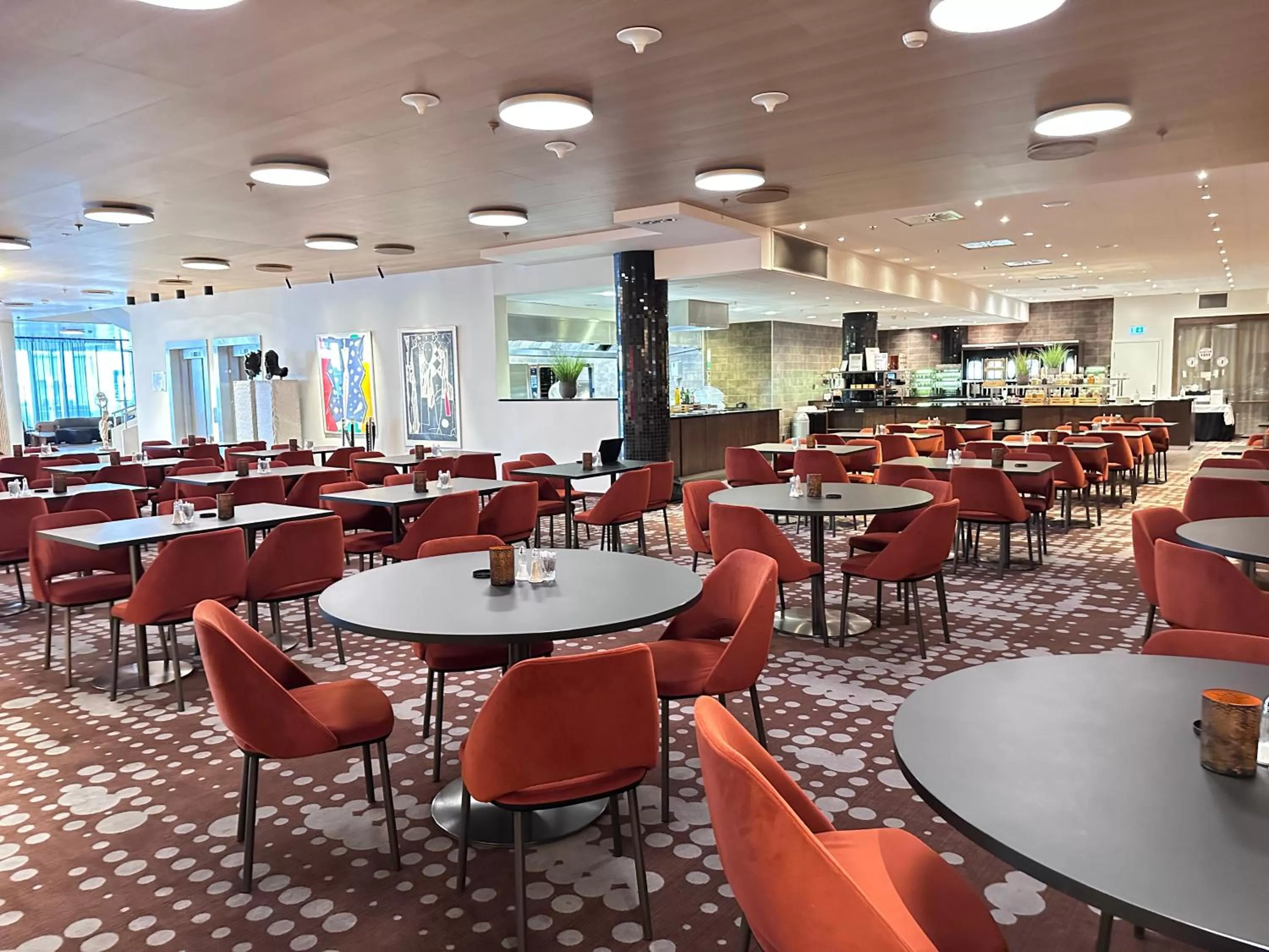 Breakfast in Scandic Parken