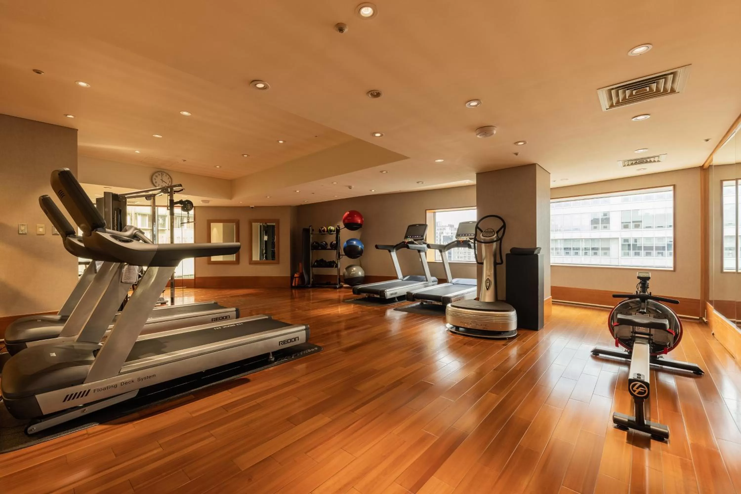 Fitness centre/facilities in Hotel Metropolitan Premier Taipei