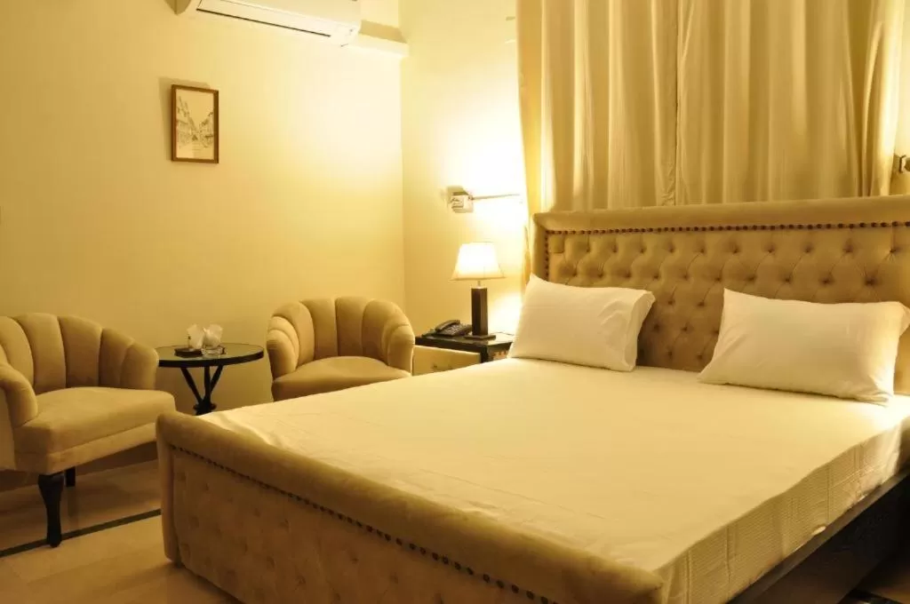 Bed in Reina Boutique Hotel - G6