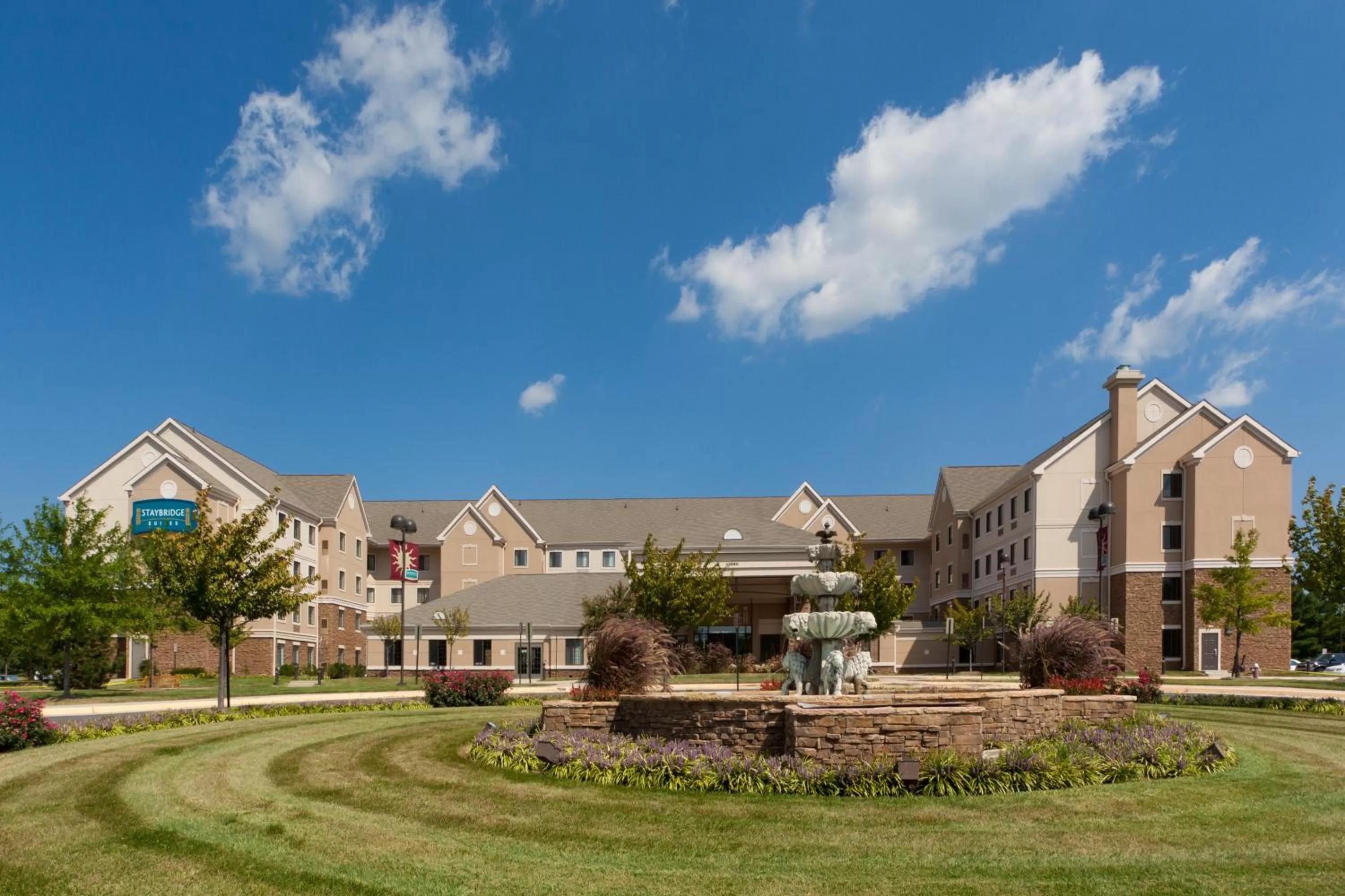 Property building in Staybridge Suites Chantilly Dulles Airport by IHG