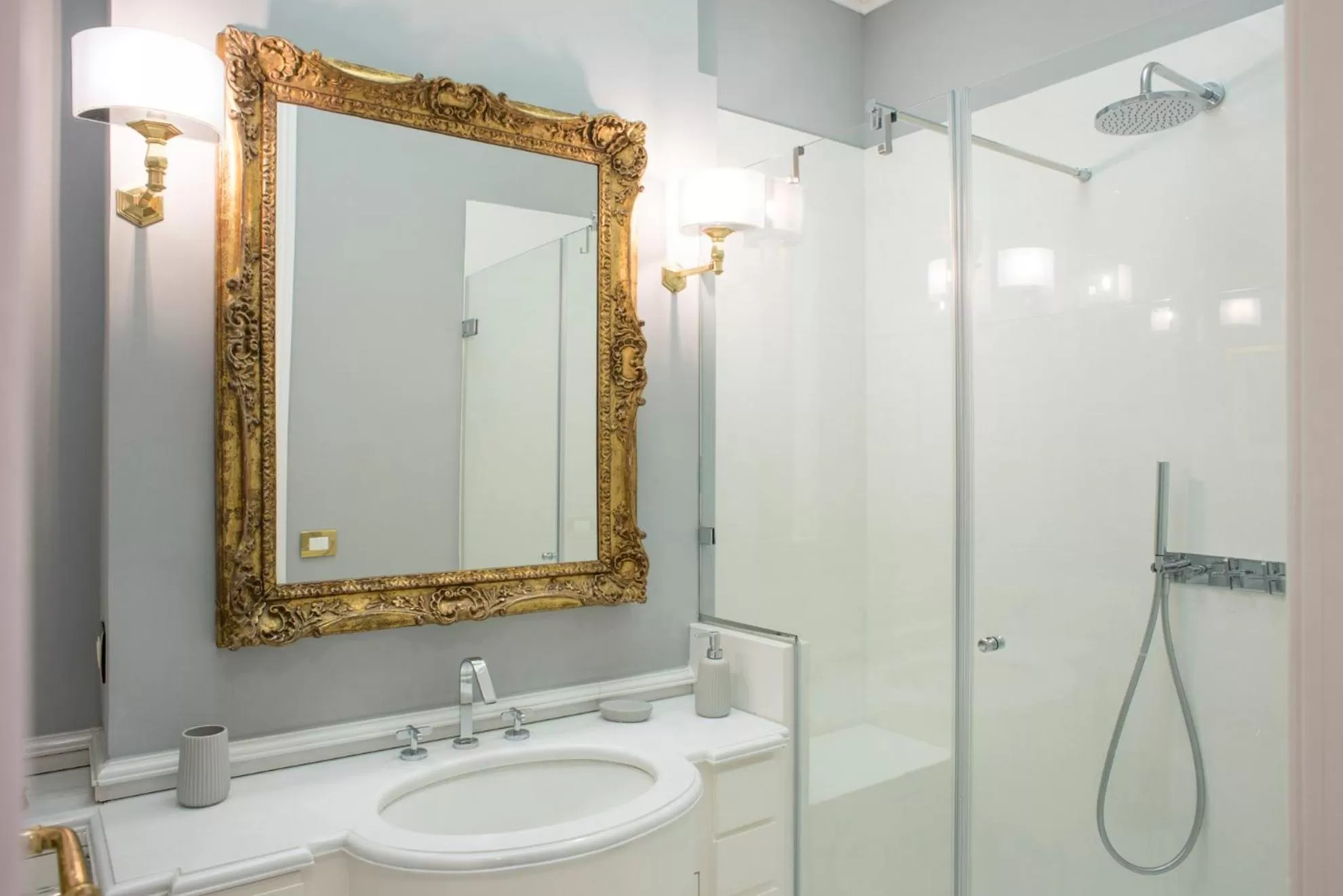 Shower in Vittoria - house of charme