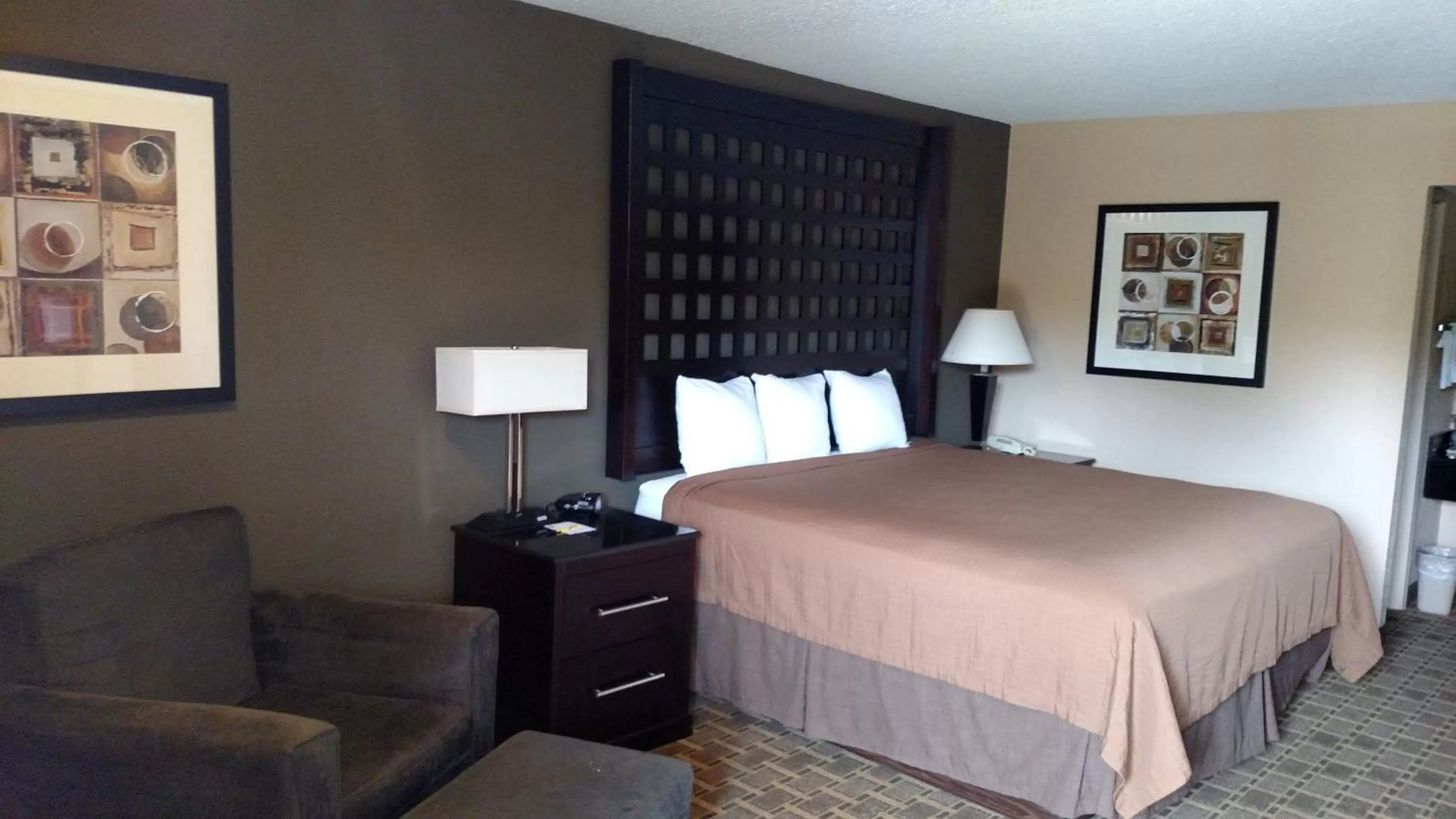 Bedroom, Bed in Super 8 by Wyndham Atoka