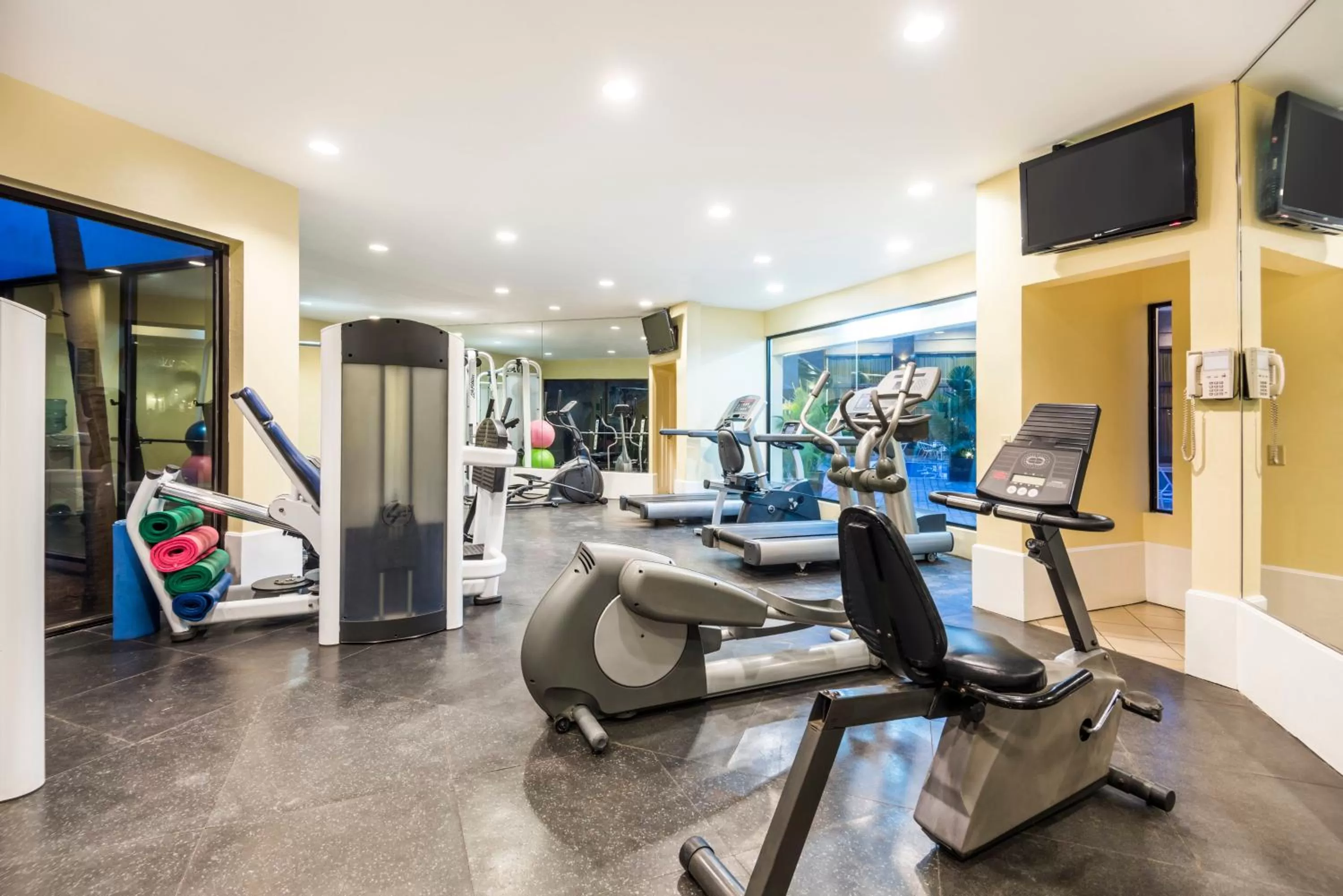 Fitness centre/facilities in Holiday Inn Convention Center by IHG