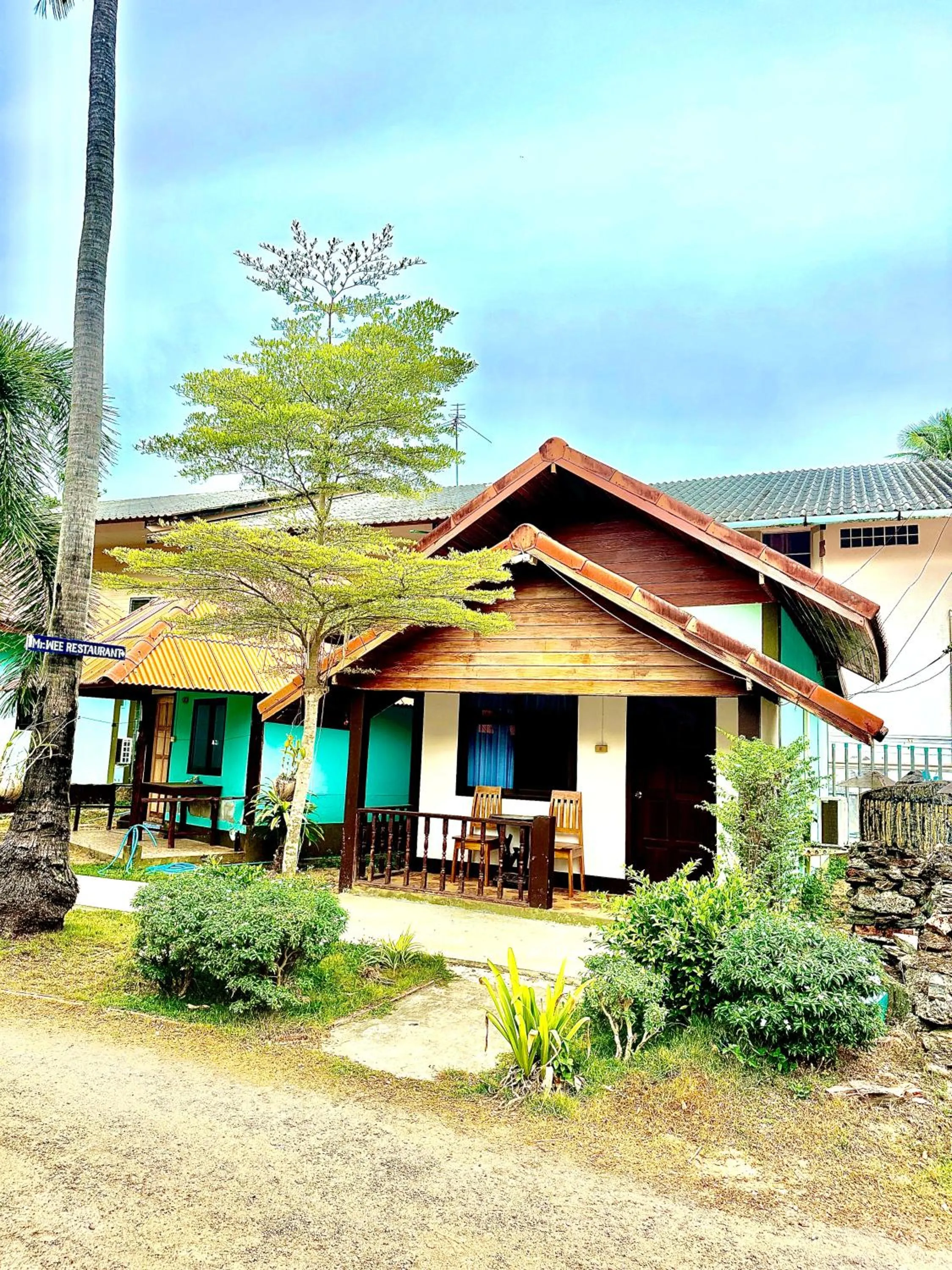 Property building in Lanta L.D. Beach Bungalow