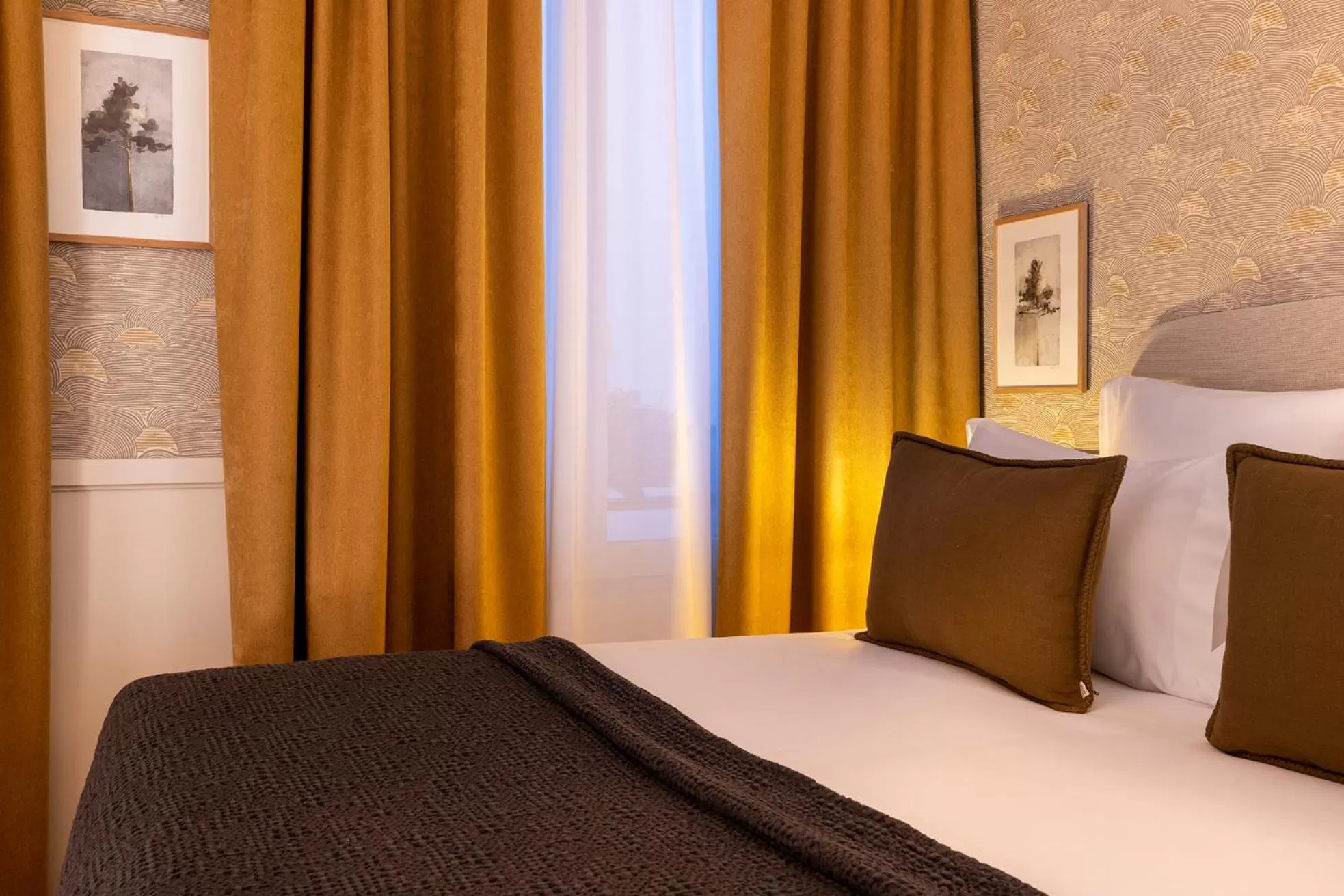 Property building, Bed in Le Petit Oberkampf Hotel & Spa