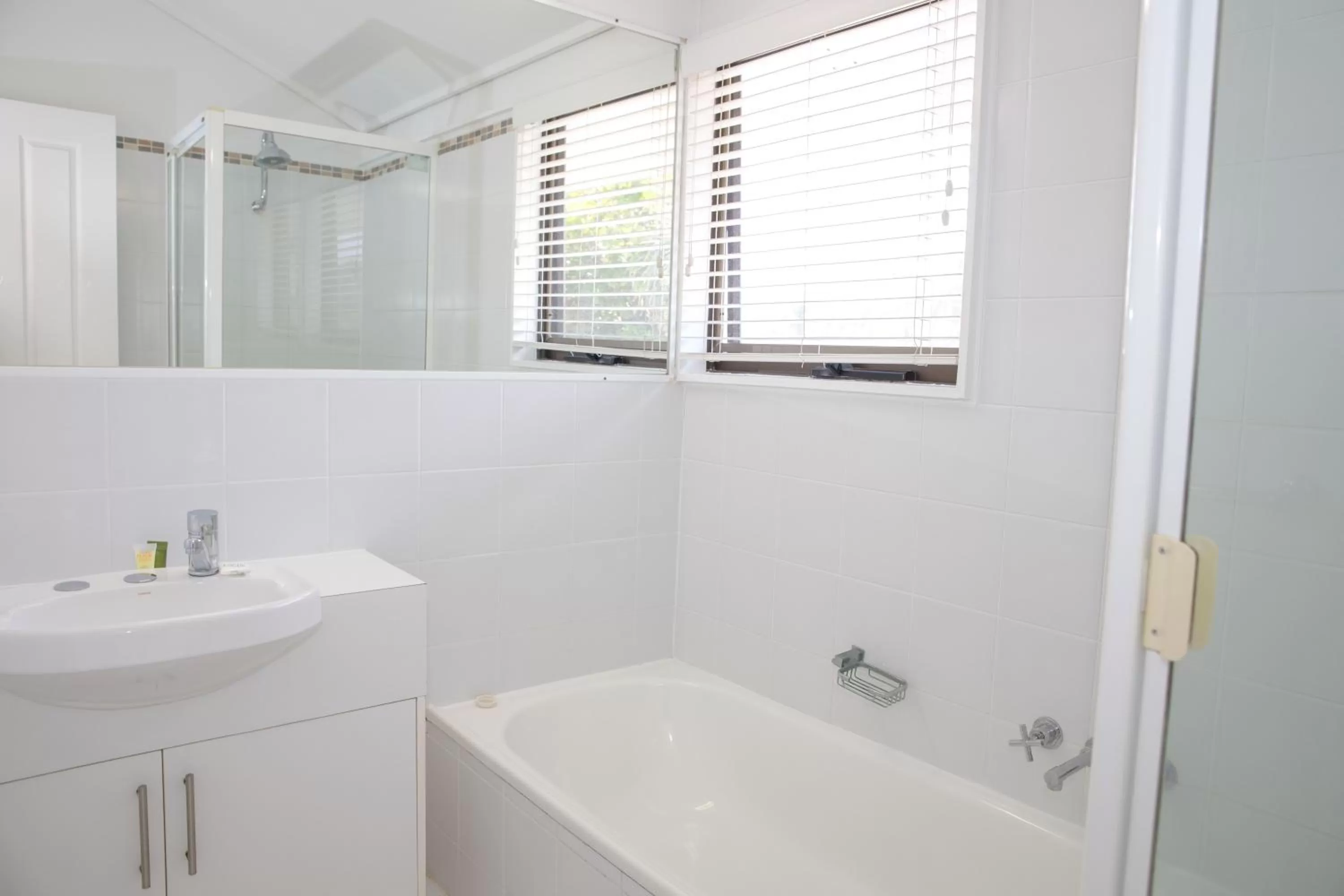 Glen Eden Beach Resort