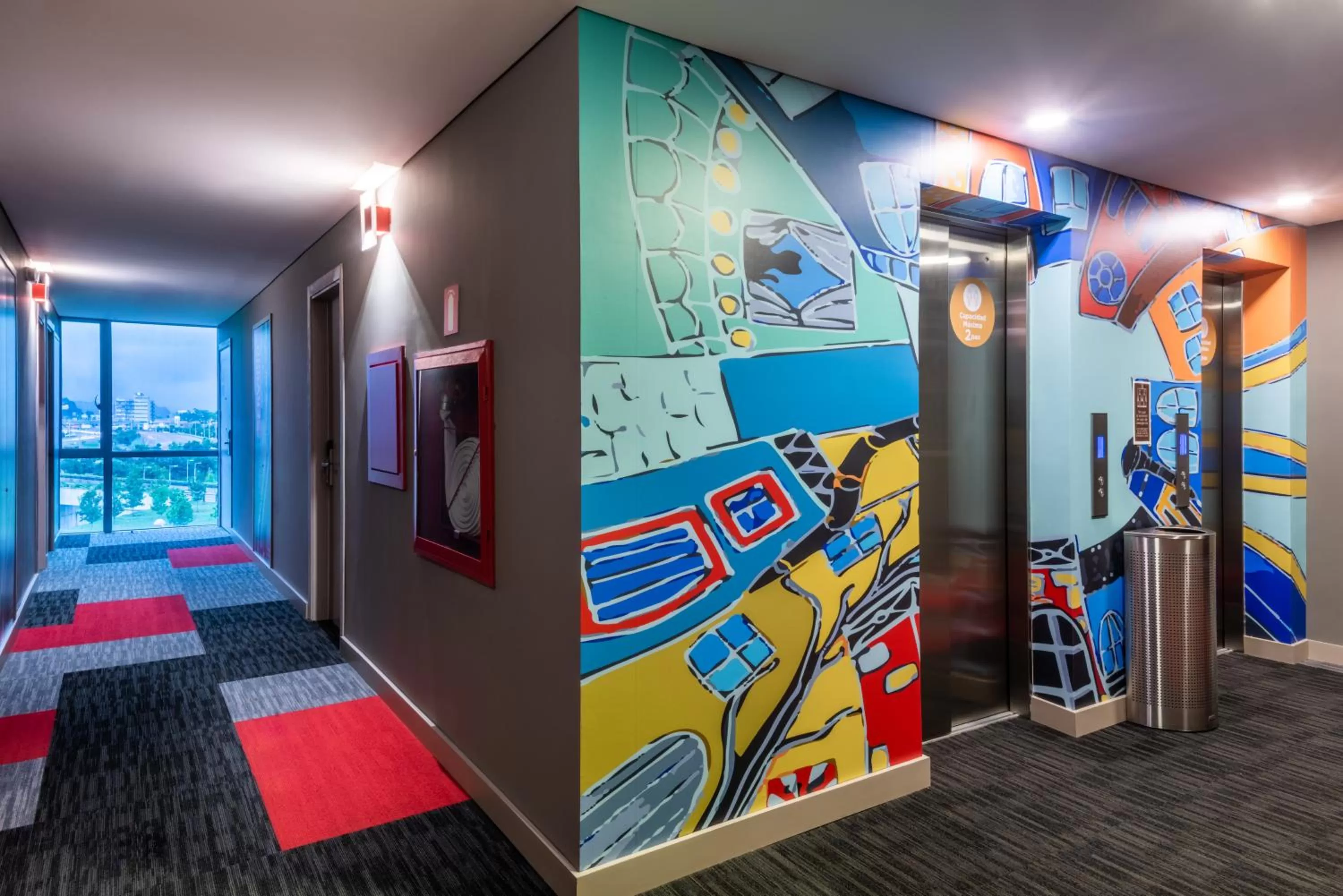 elevator in ibis Chia