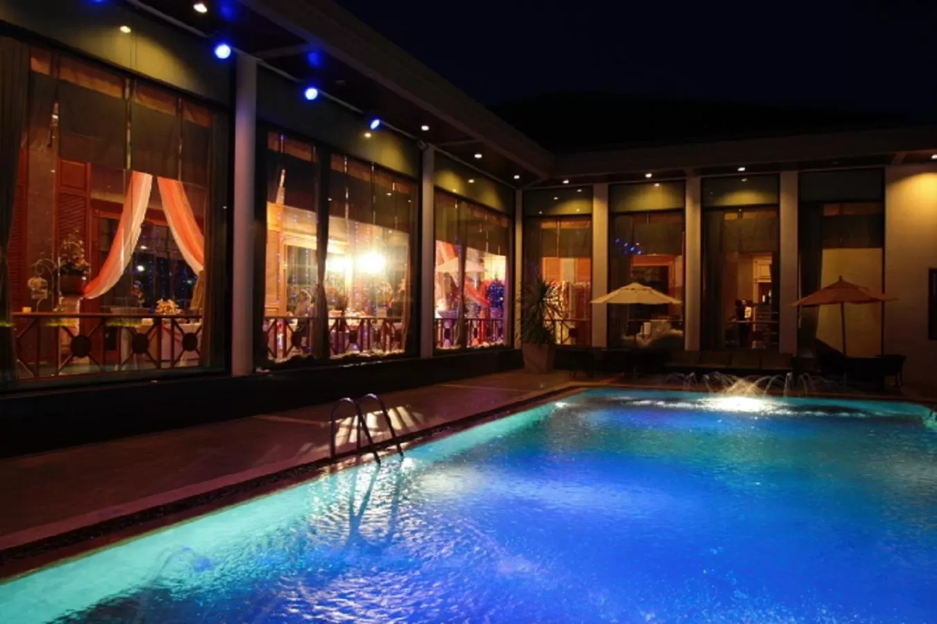 Swimming pool in S.D. Avenue Hotel