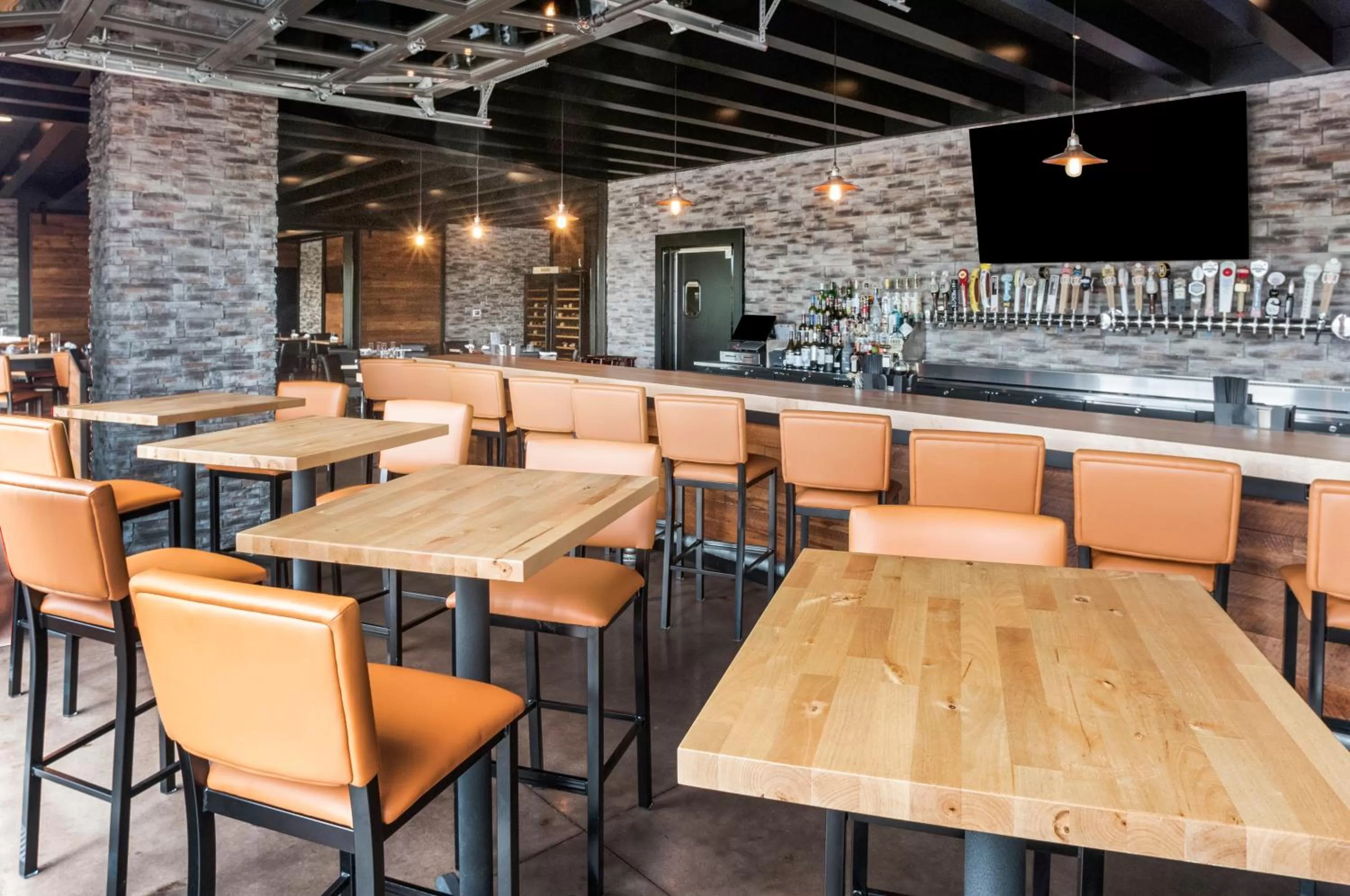 Restaurant/places to eat in Cobblestone Hotel & Suites Appleton International Airport