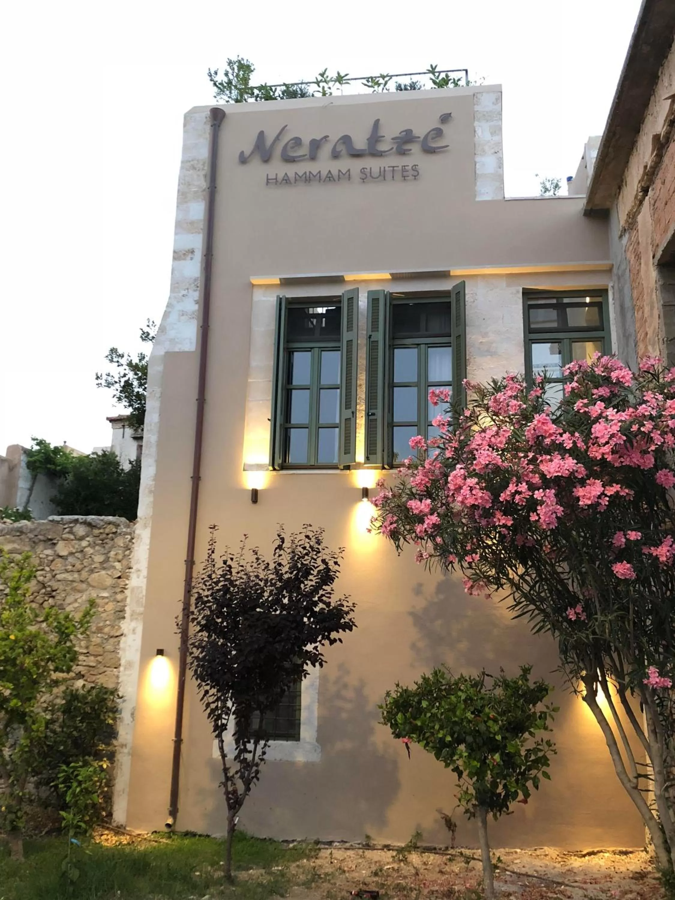 Property Building in Neratze Hammam Suites