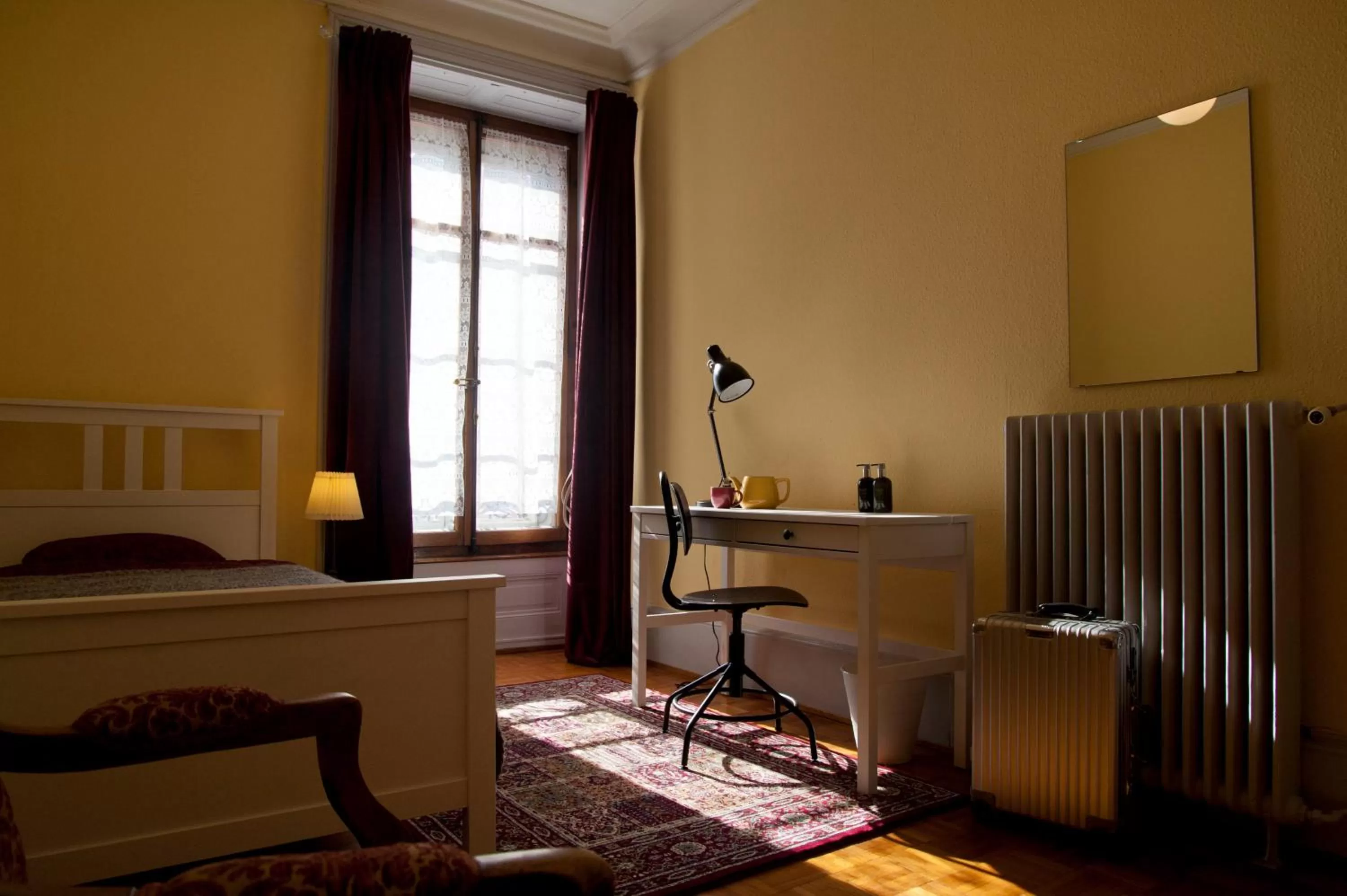 Bed, Seating Area in Pension Bienvenue (Women only)