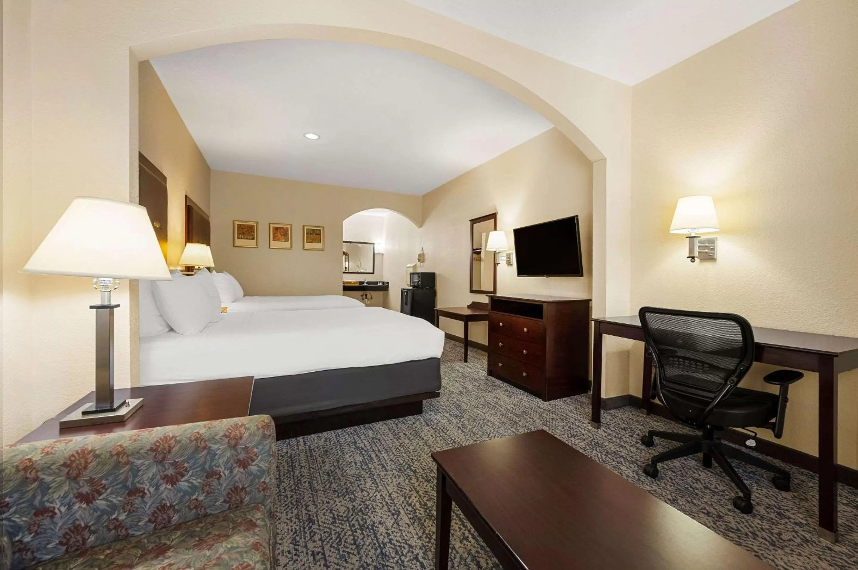 Bedroom, Bed in Quality Inn & Suites Houston Northwest - Cypress