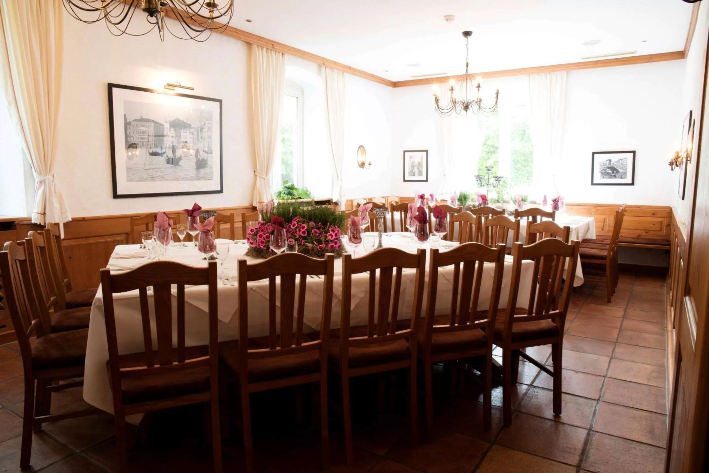 Restaurant/Places to Eat in Hotel Georgenhof Markt Schwaben