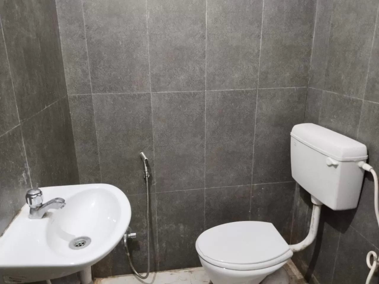 Toilet in Hotel Airlines