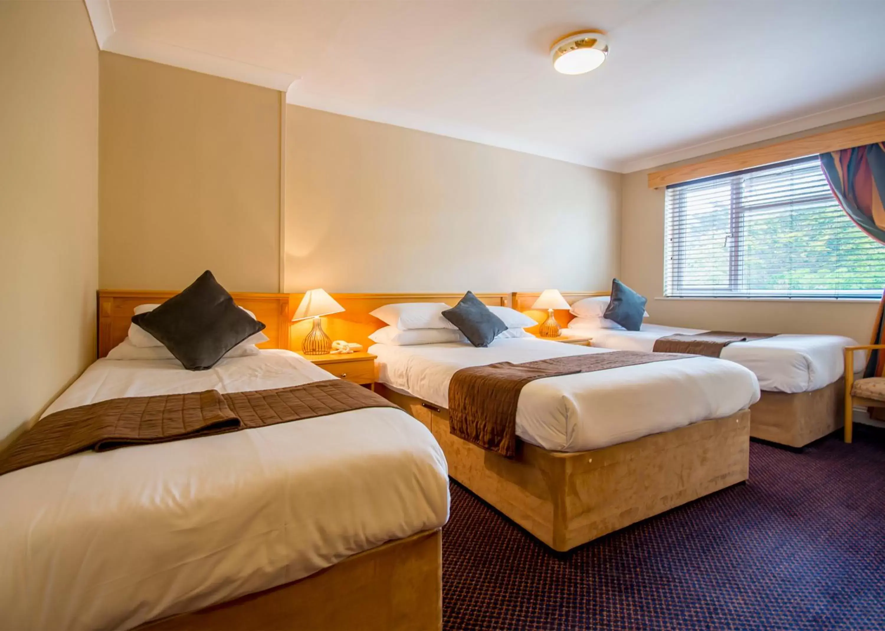 Family Room (2 Adults + 2 Children) in Smiths Hotel Family Room (2 Adults + 2 Children) in Smiths Hotel