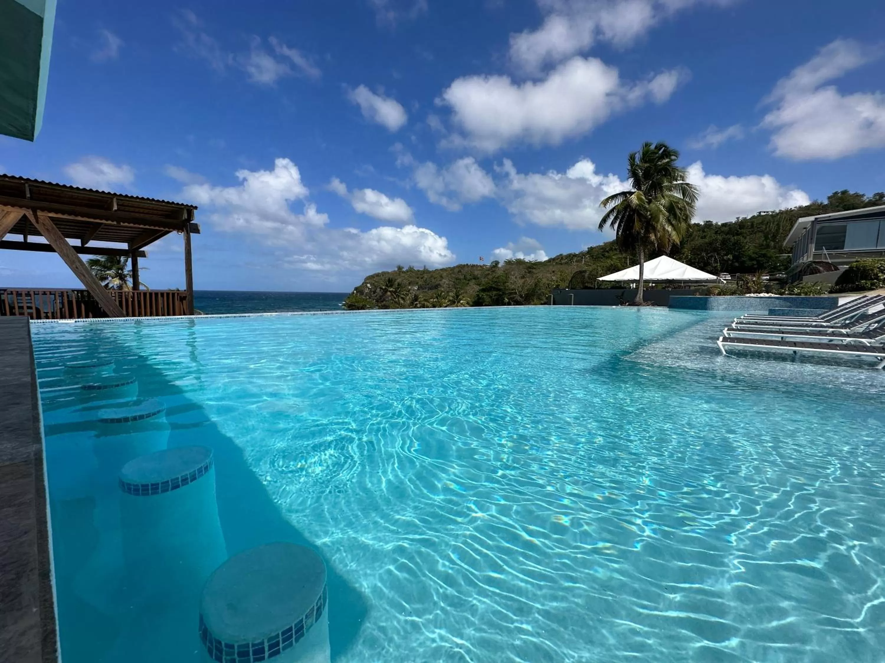 Pool view in Hotel El Guajataca