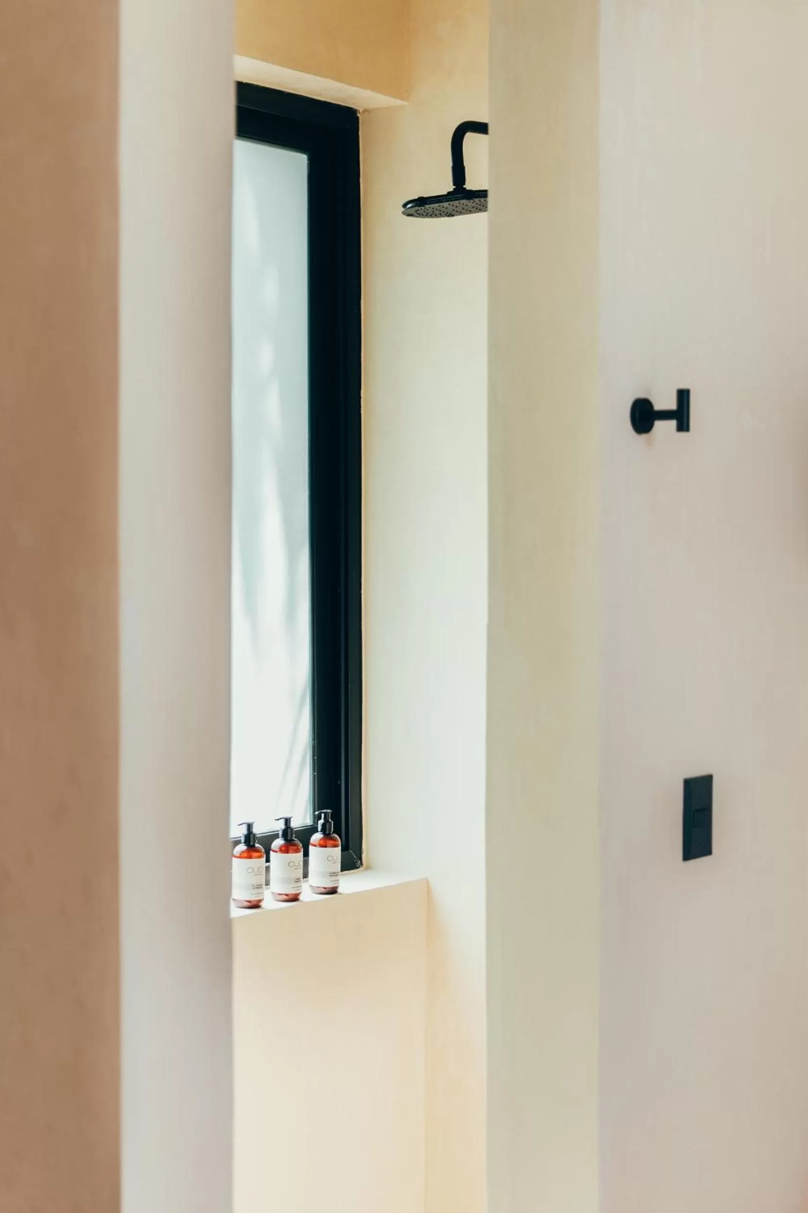 Shower, Bathroom in Cucu Hotel El Cuyo