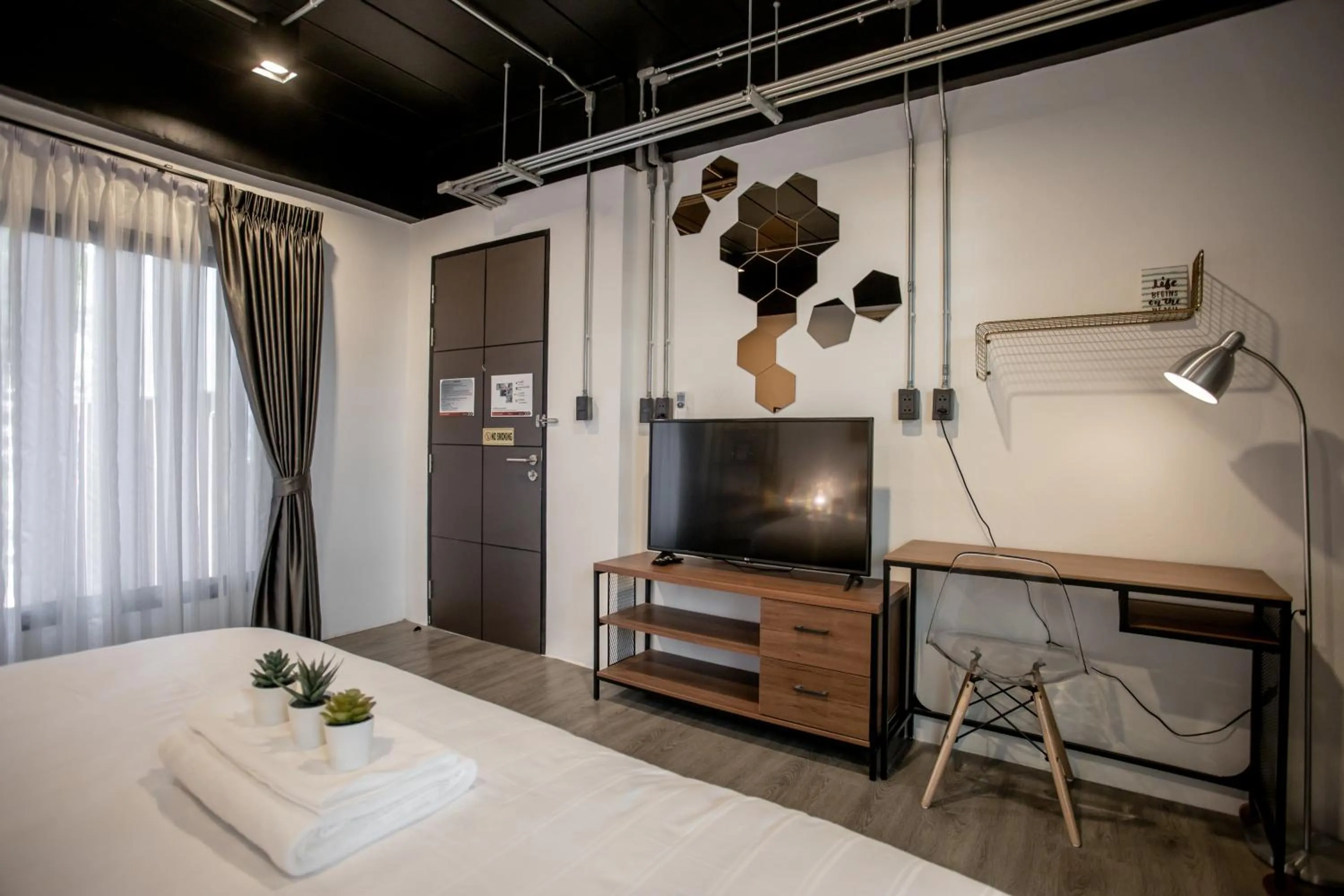 TV and multimedia, Bed in My Loft Hotel SHA