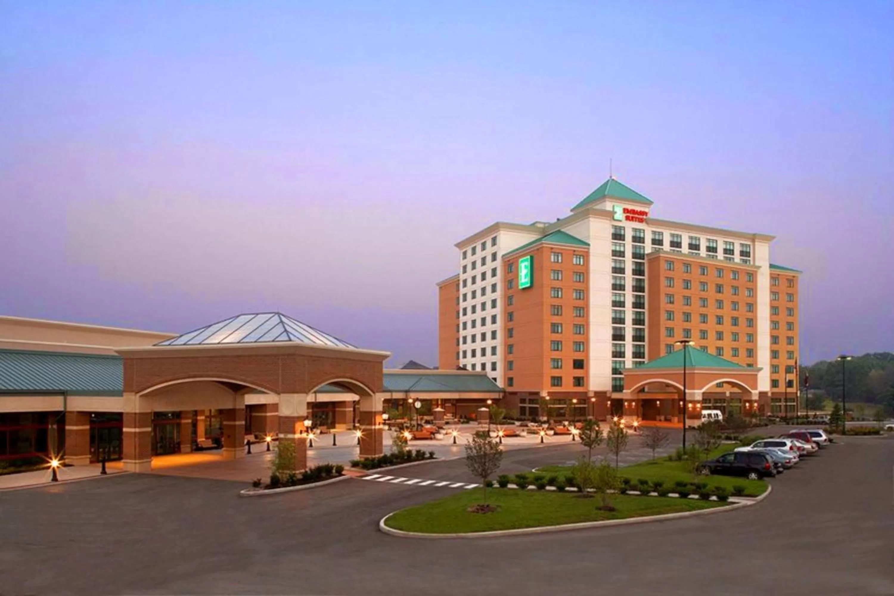 Property building in Embassy Suites by Hilton Saint Louis Saint Charles