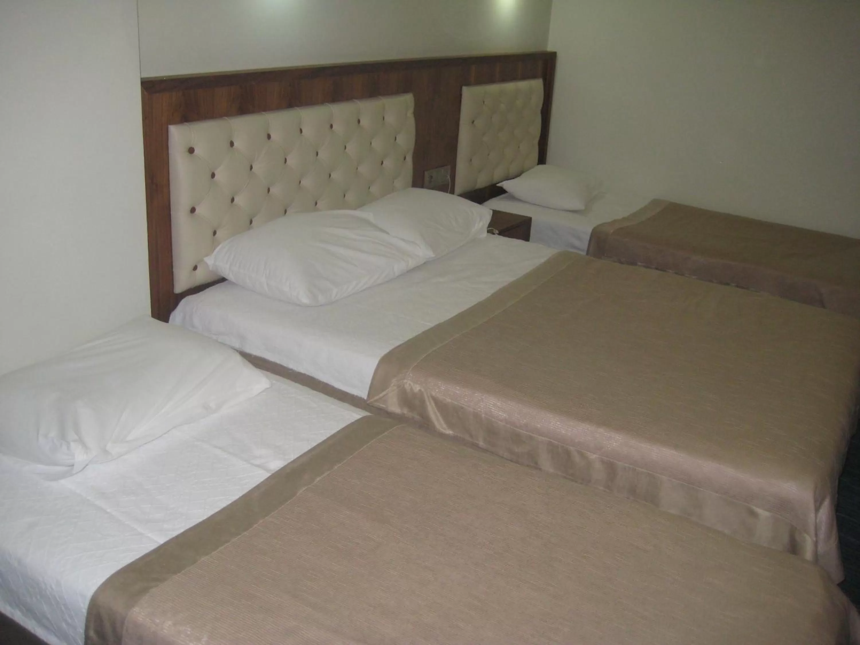 Bedroom, Bed in Miroglu Hotel