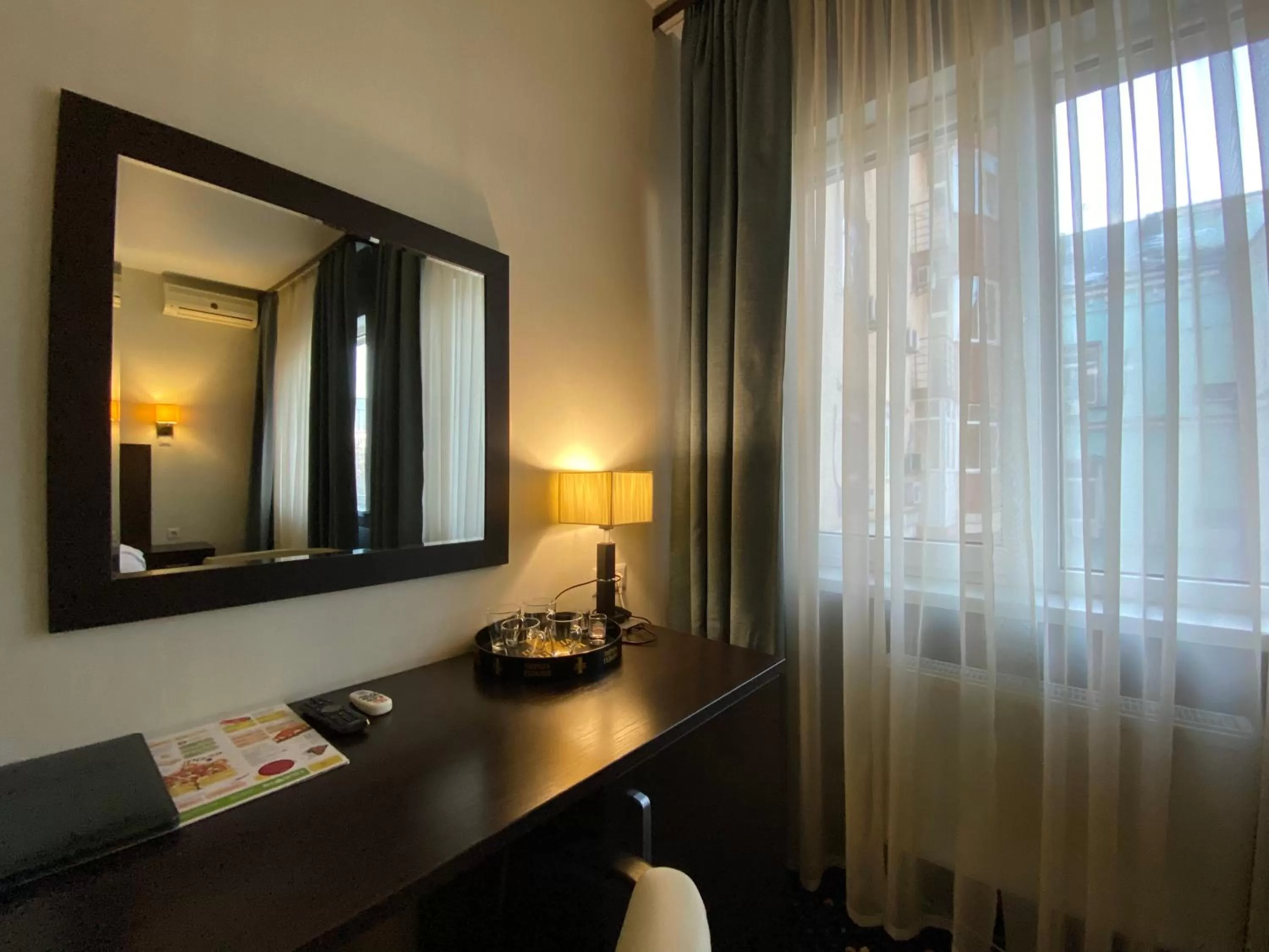 TV/Entertainment Center in irisHotels