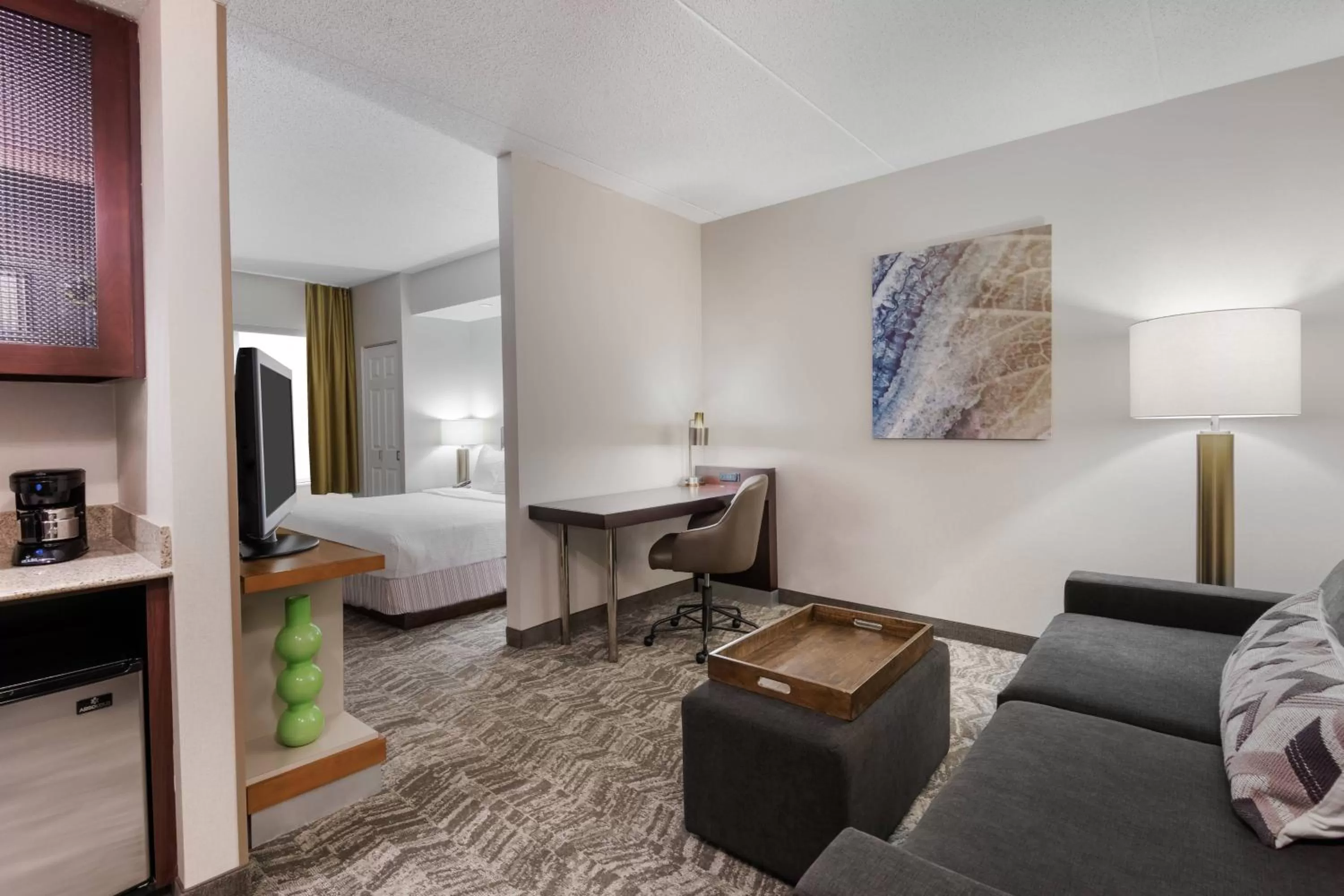 Living room, Bed in SpringHill Suites by Marriott Cleveland Solon