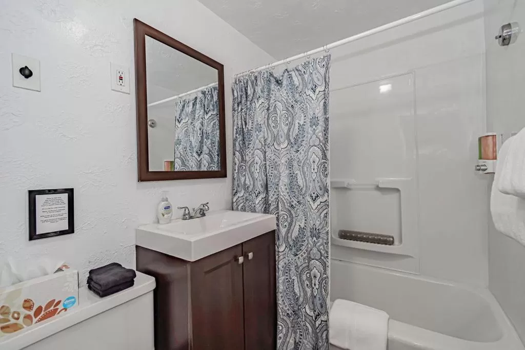 Bathroom in Suites of Lava Hot Springs